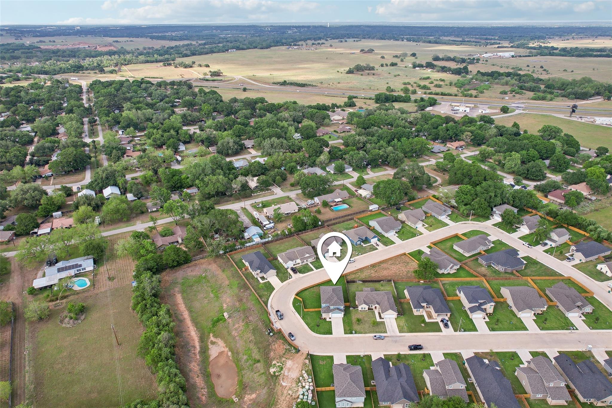 112 Callie St, Smithville, TX 78957