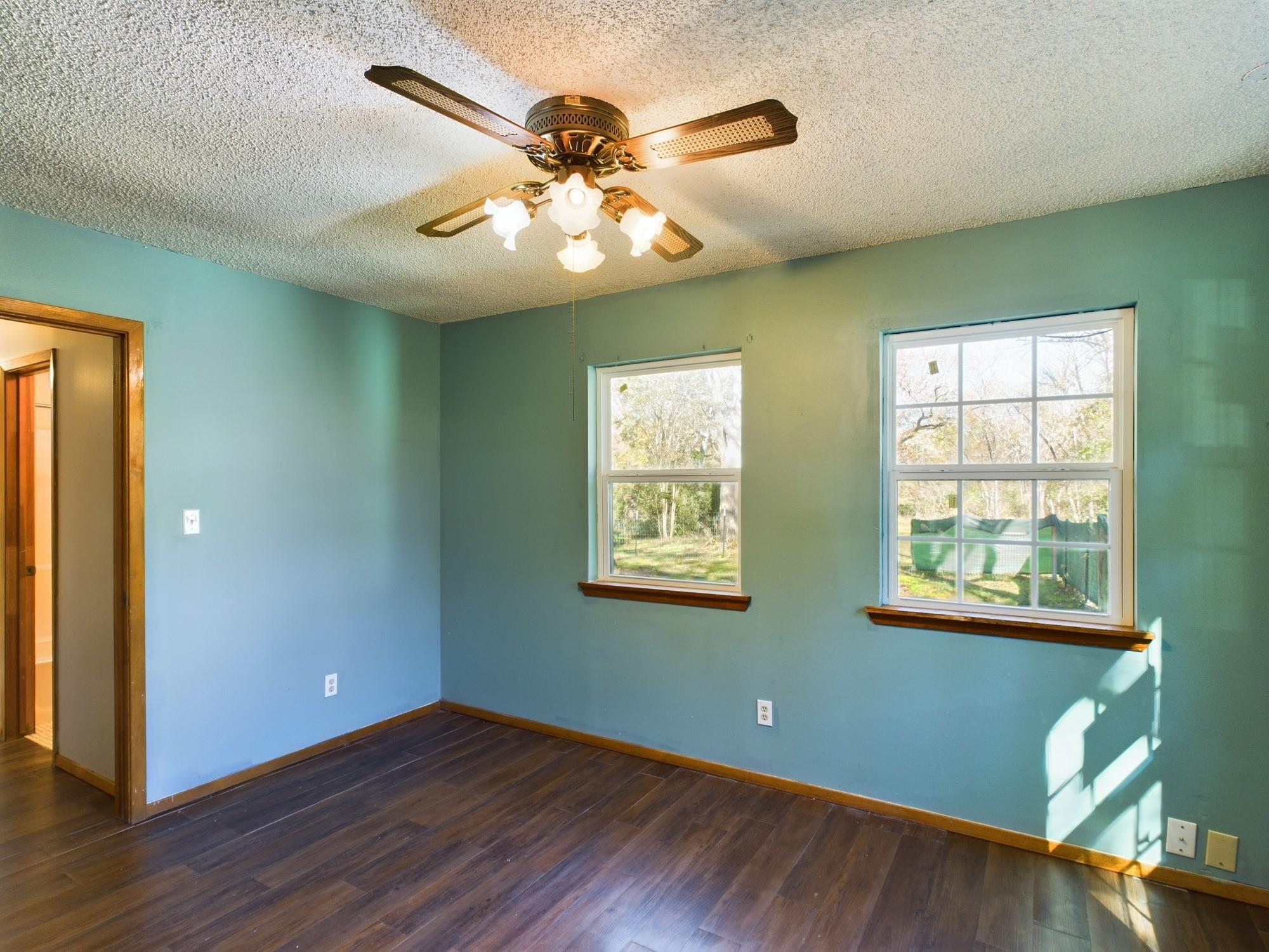 569 N Berry Ridge, Caldwell, TX 77836