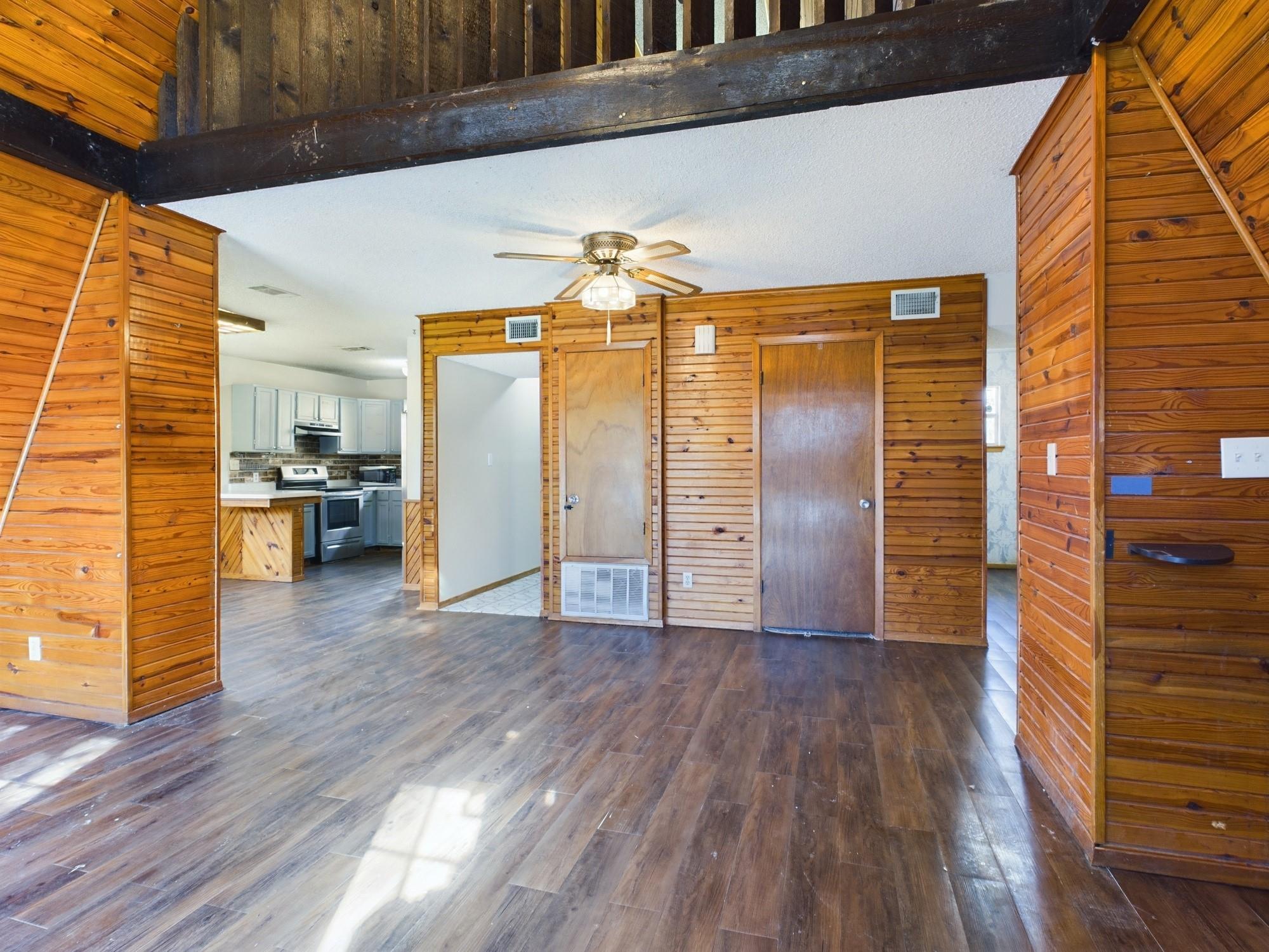 569 N Berry Ridge, Caldwell, TX 77836