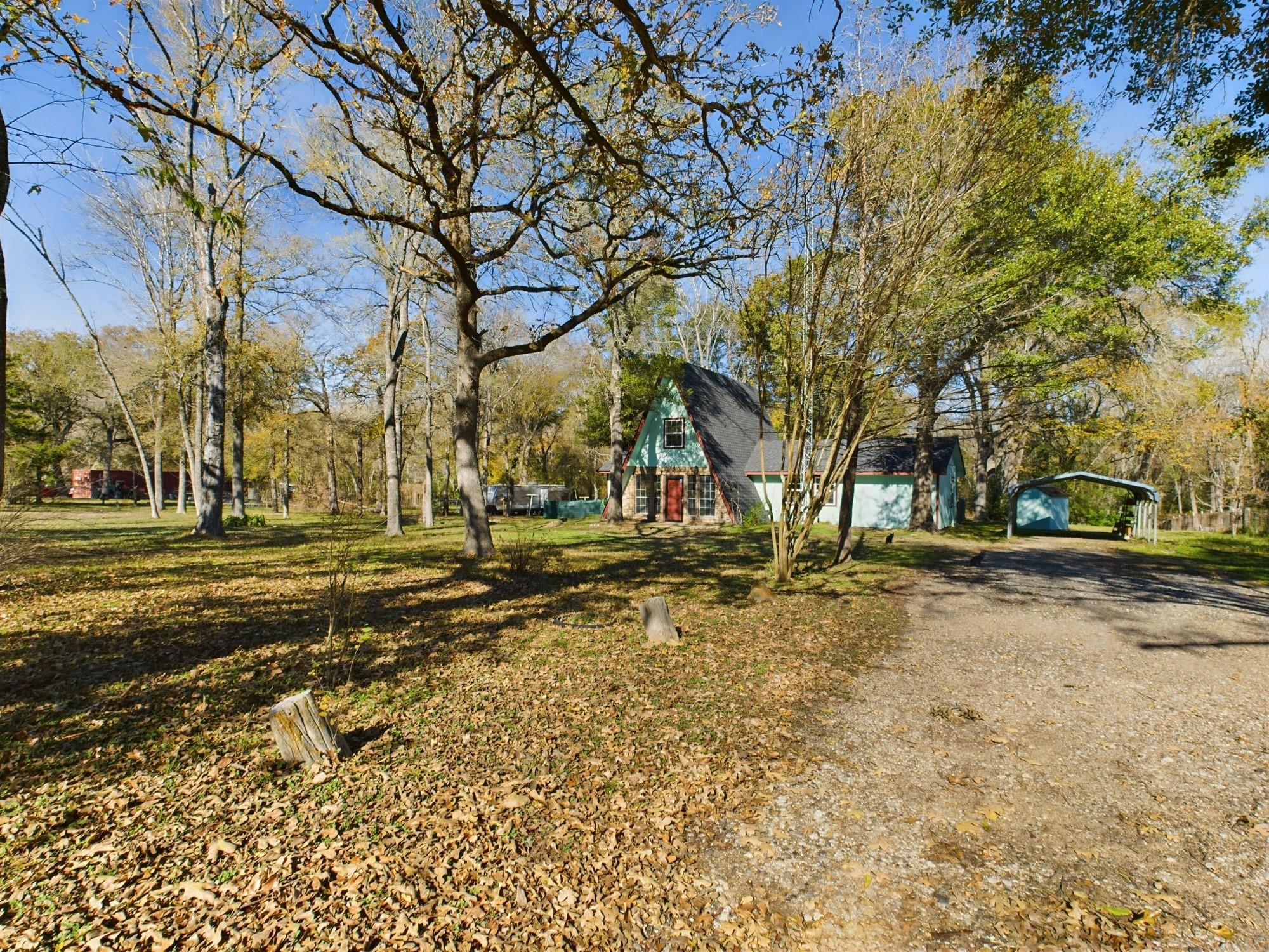 569 N Berry Ridge, Caldwell, TX 77836
