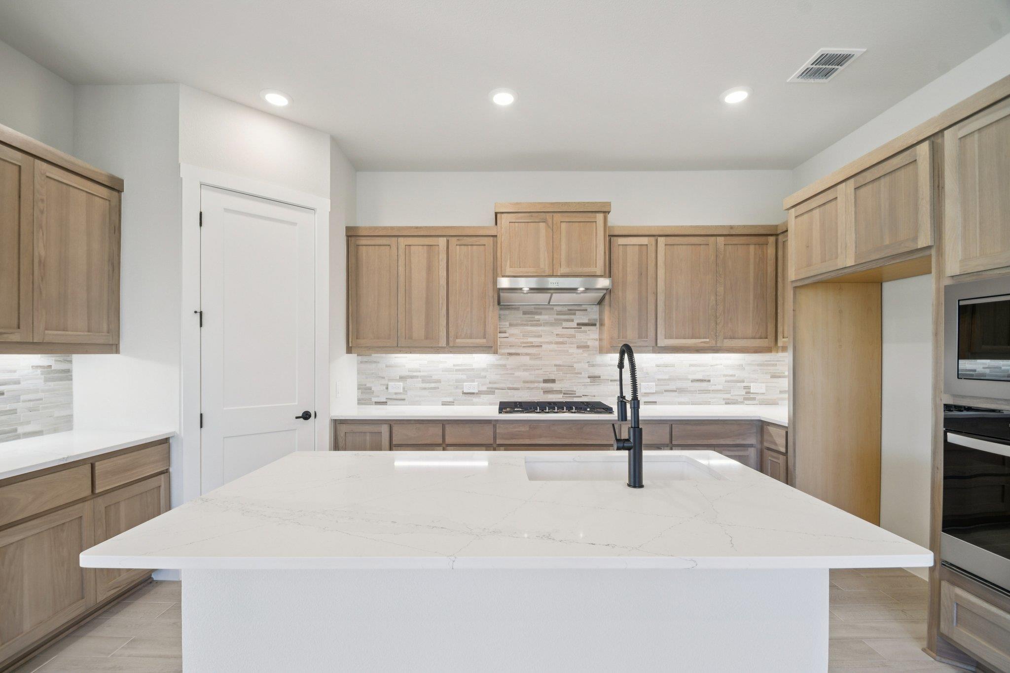 1505 Dancing Oak Ln, San Marcos, TX 78666