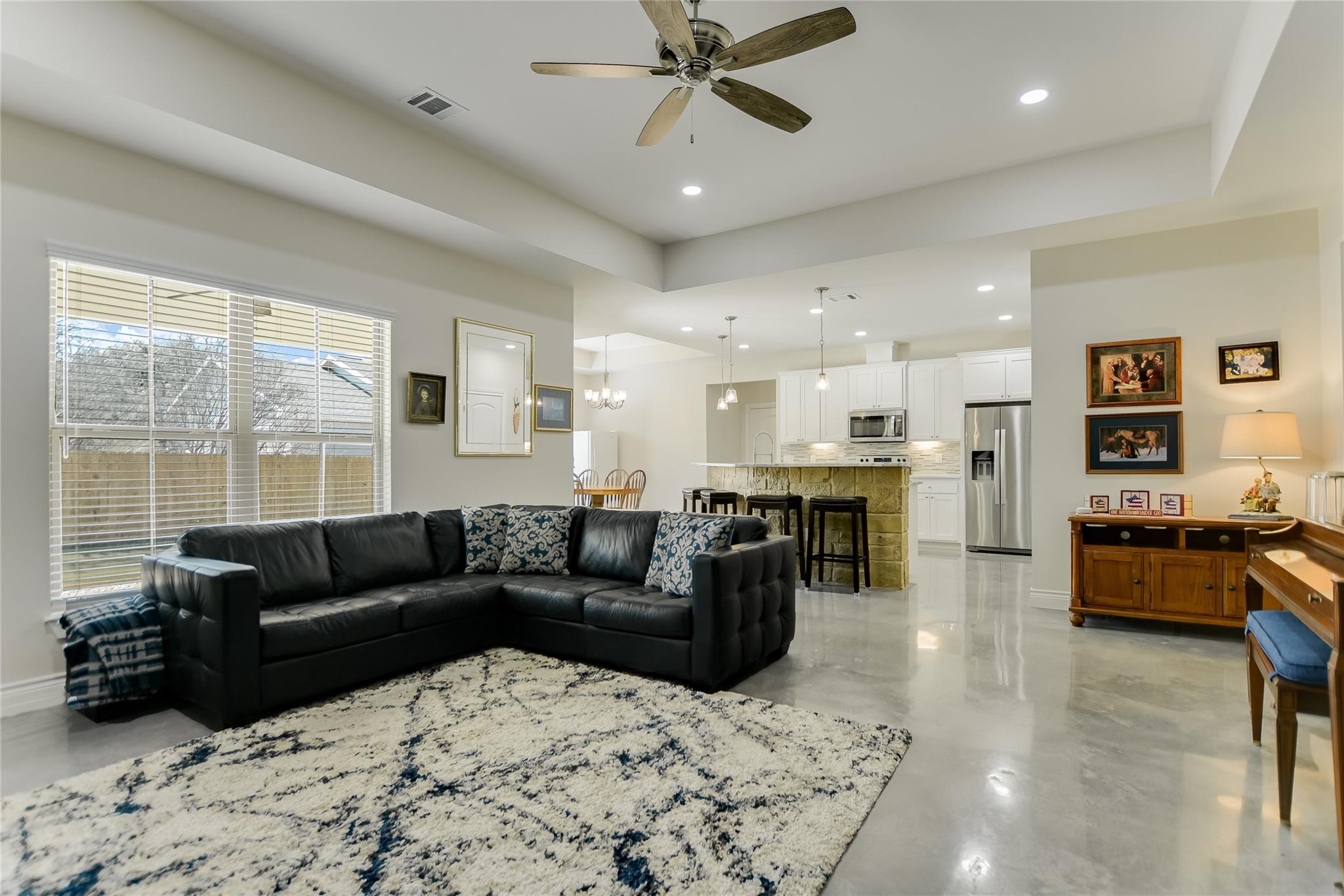 139 W Maple Dr, Marble Falls, TX 78654
