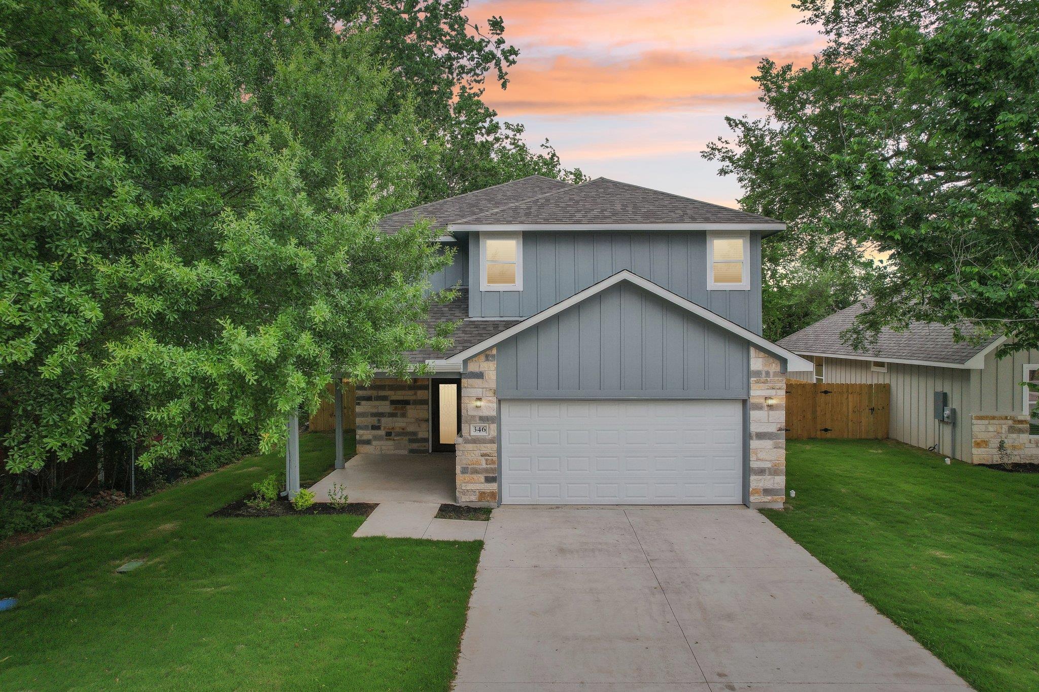 346 Webb St, Smithville, TX 78957