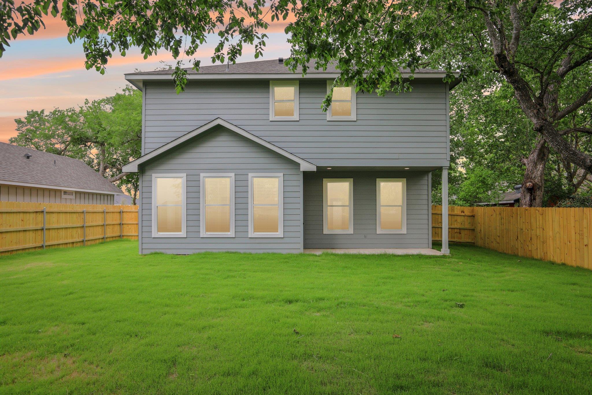 346 Webb St, Smithville, TX 78957