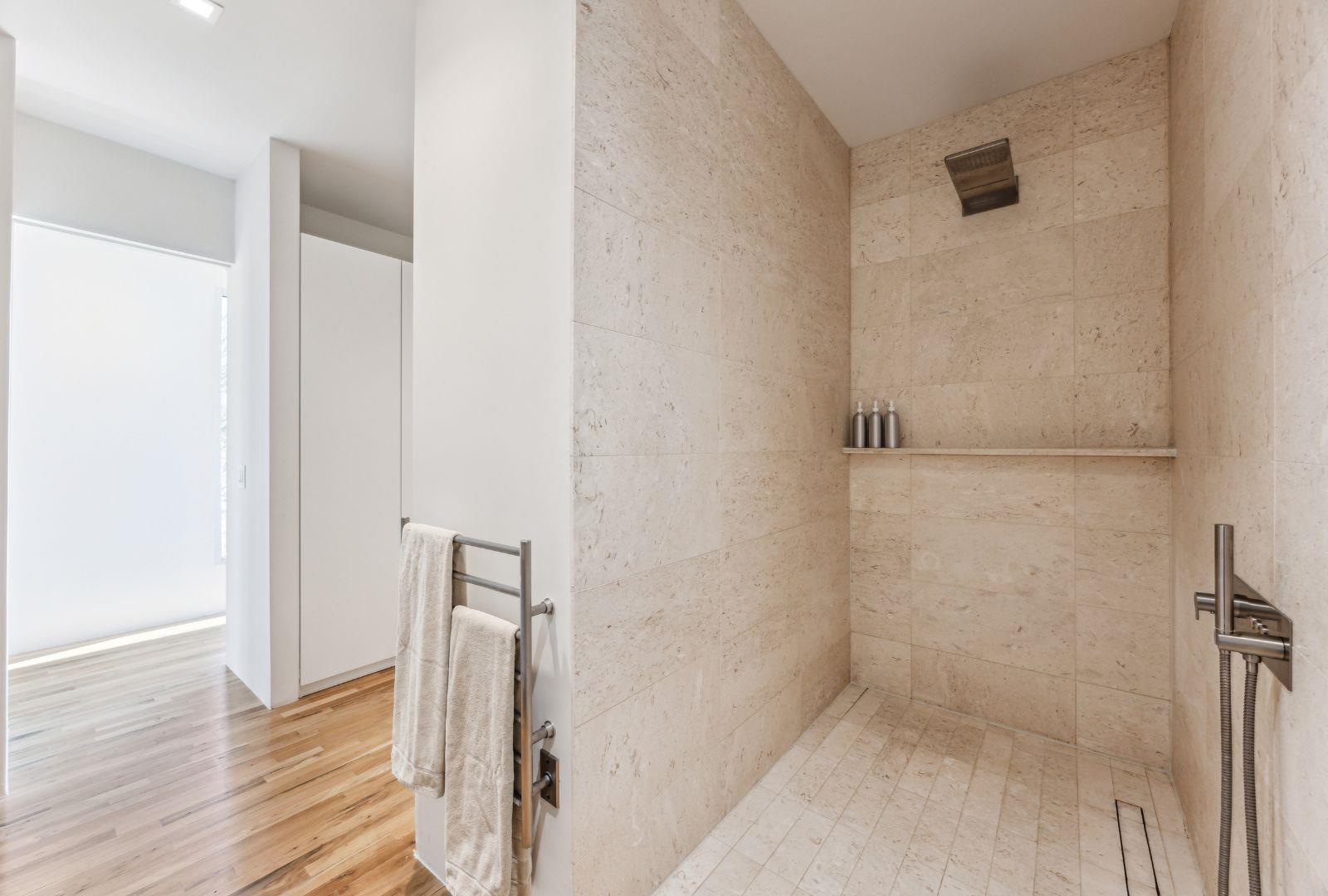 1037 Ranch Road 962 W, Round Mountain, TX 78663