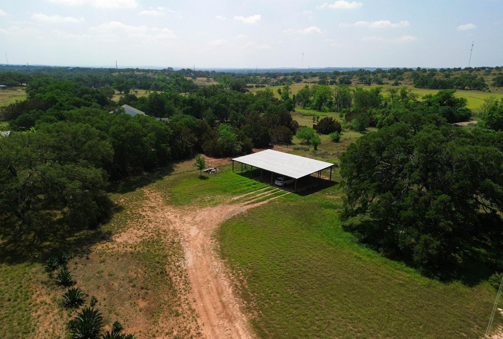 1037 Ranch Road 962 W, Round Mountain, TX 78663