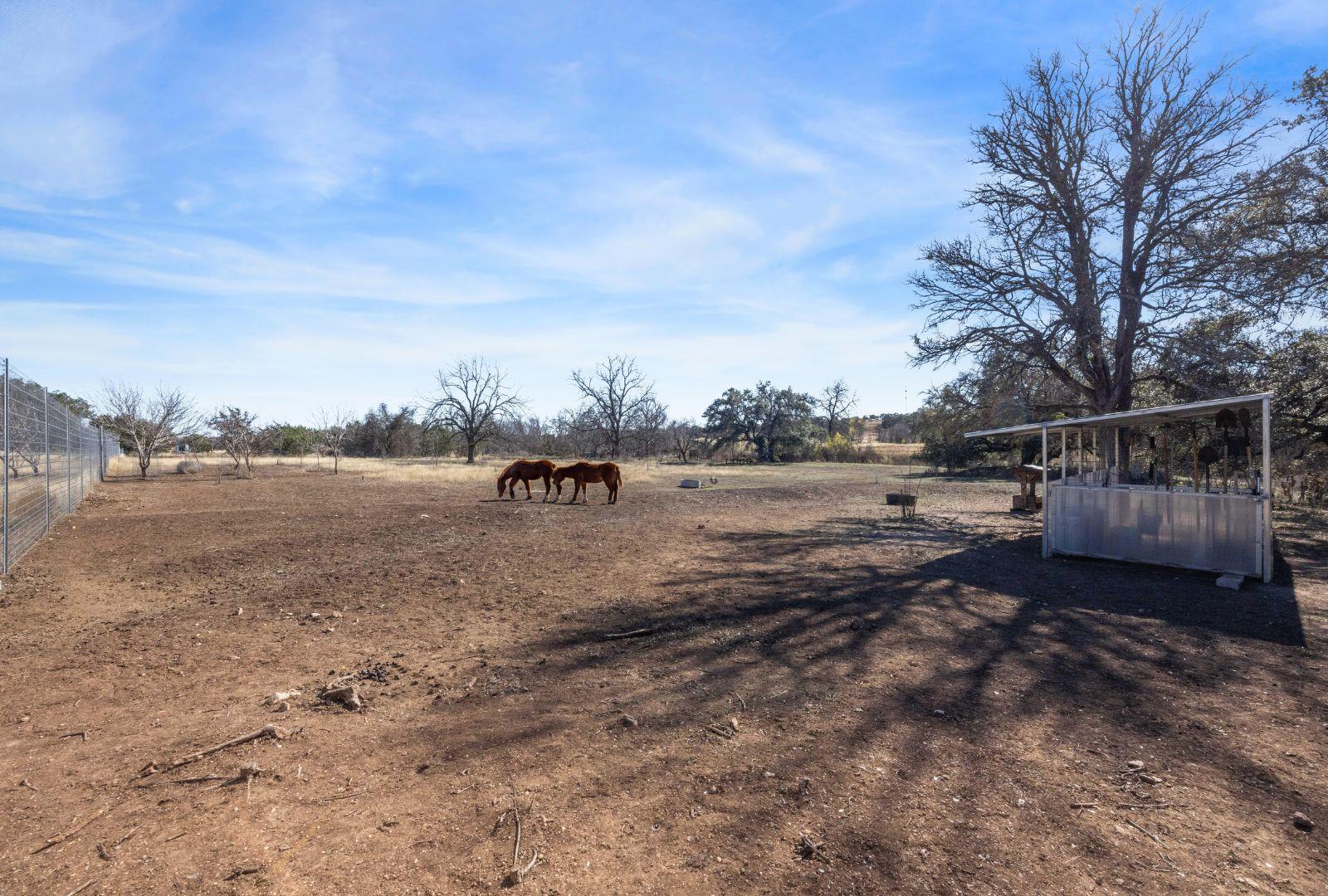1037 Ranch Road 962 W, Round Mountain, TX 78663