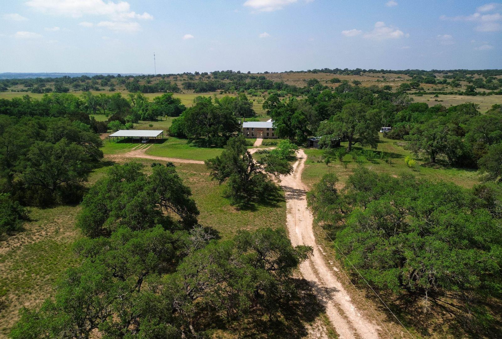 1037 Ranch Road 962 W, Round Mountain, TX 78663