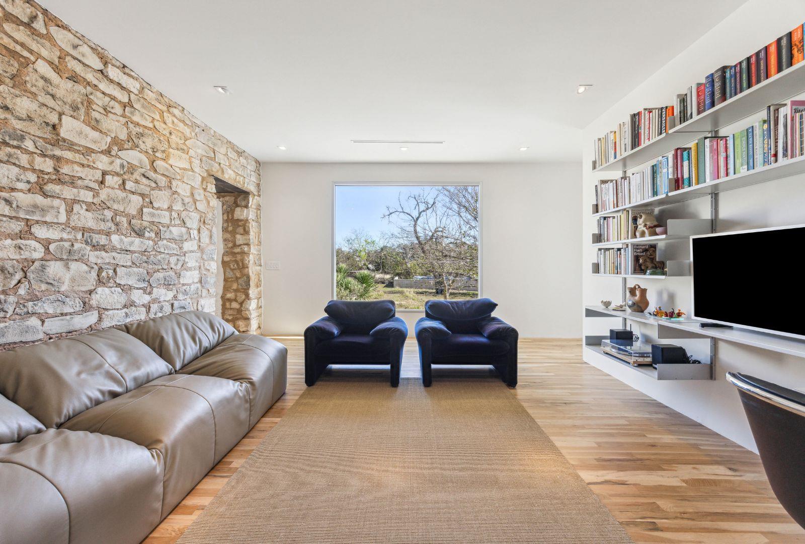 1037 Ranch Road 962 W, Round Mountain, TX 78663