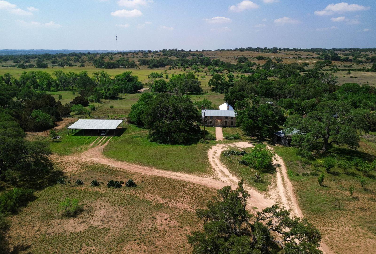 1037 Ranch Road 962 W, Round Mountain, TX 78663