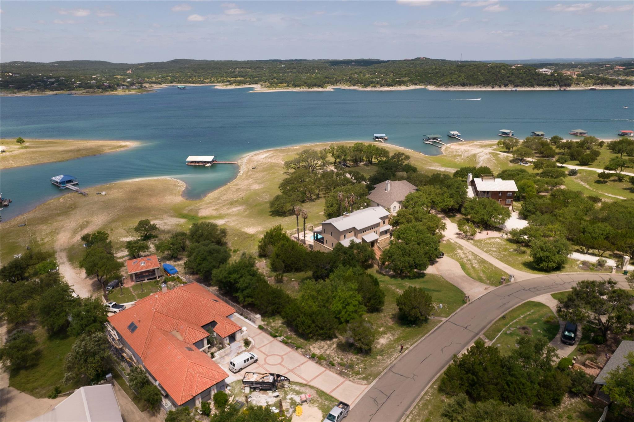 518 Deckhouse Dr, Point Venture, TX 78645