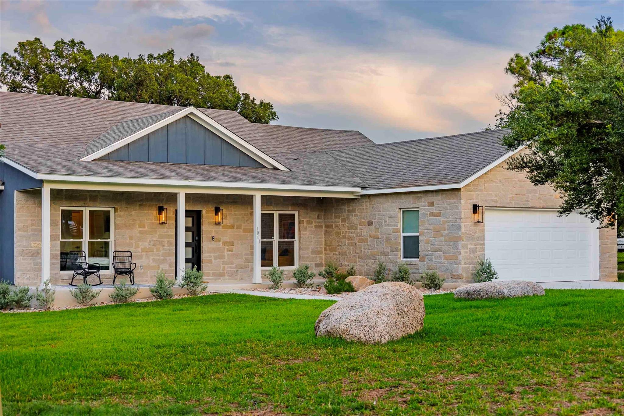 1001 BELAIRE Dr, Granite Shoals, TX 78654