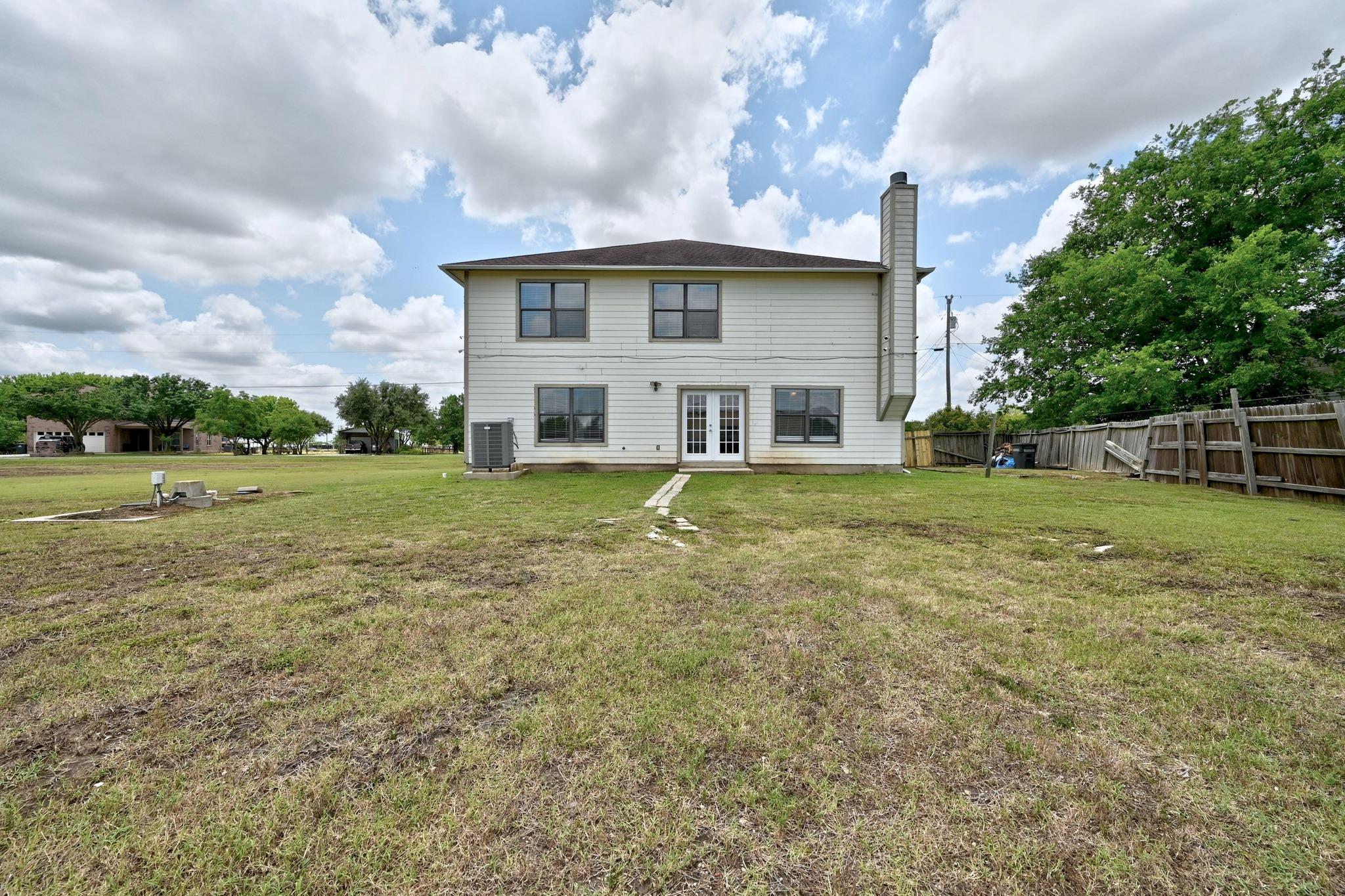 585 Siebert Dr, Kyle, TX 78640