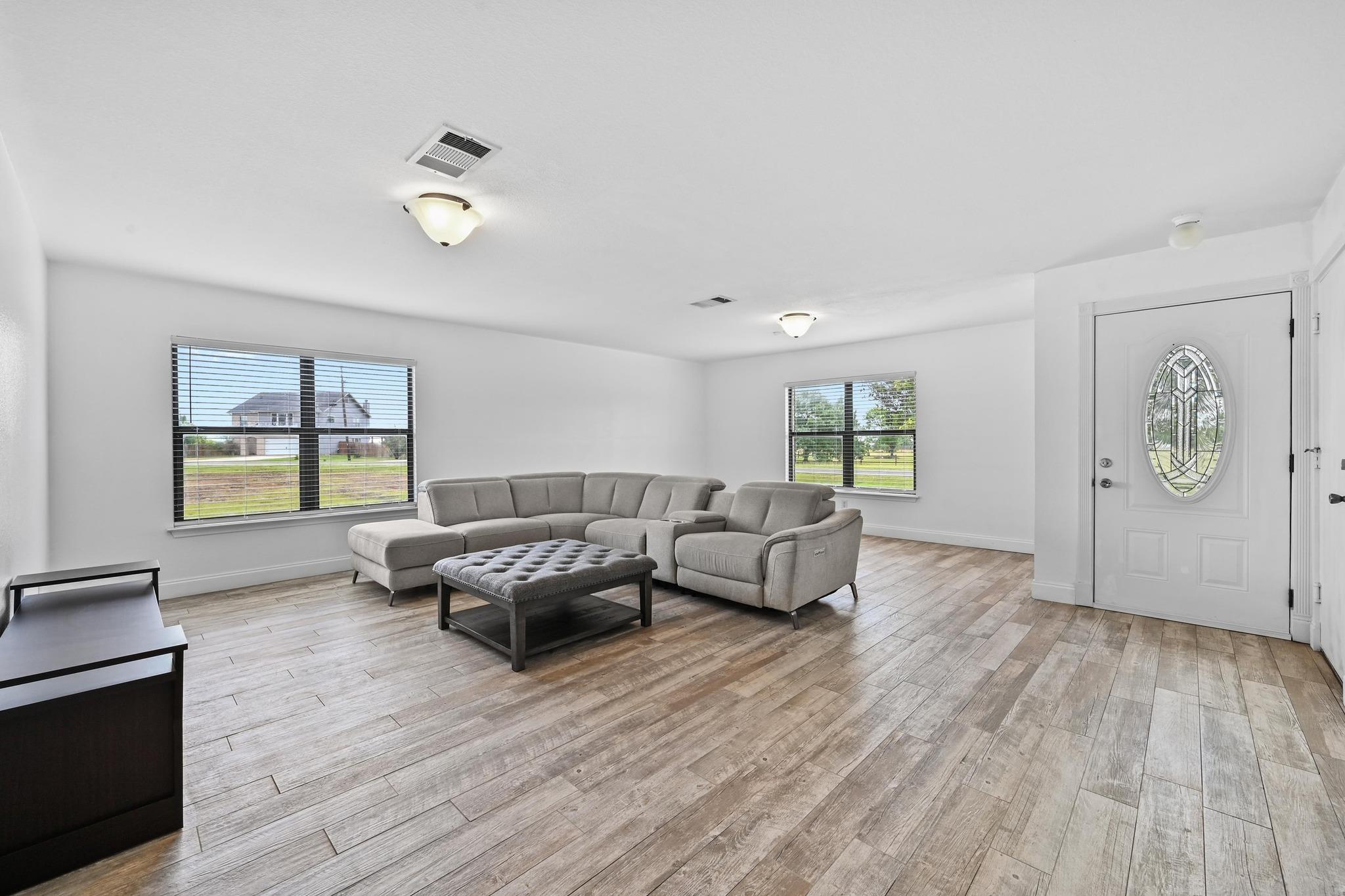 585 Siebert Dr, Kyle, TX 78640