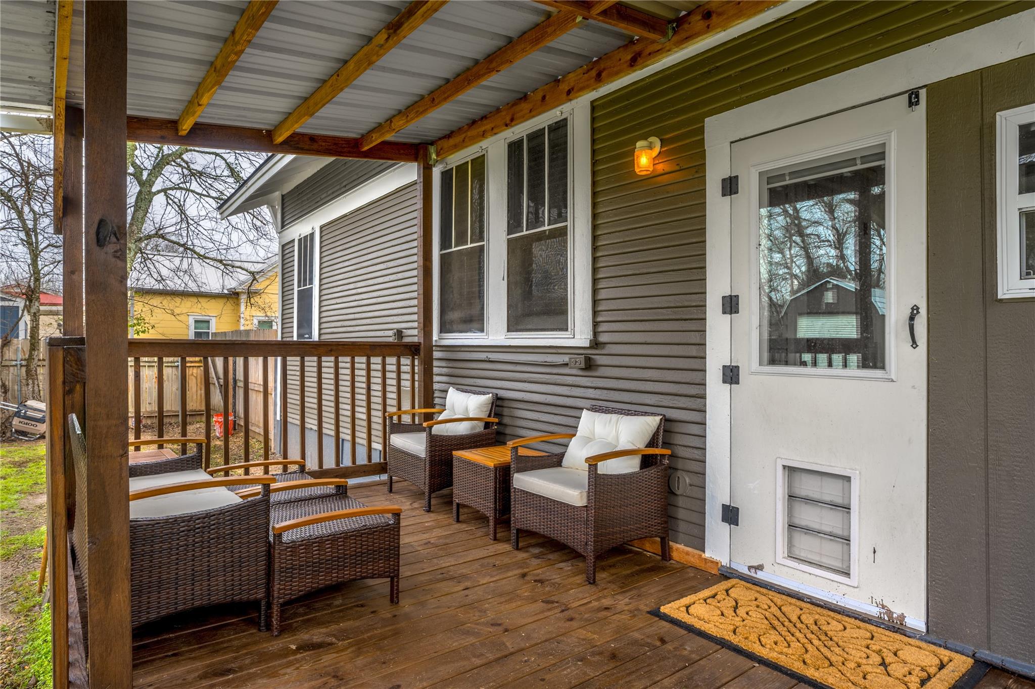 711 Bois Darc St, Lockhart, TX 78644