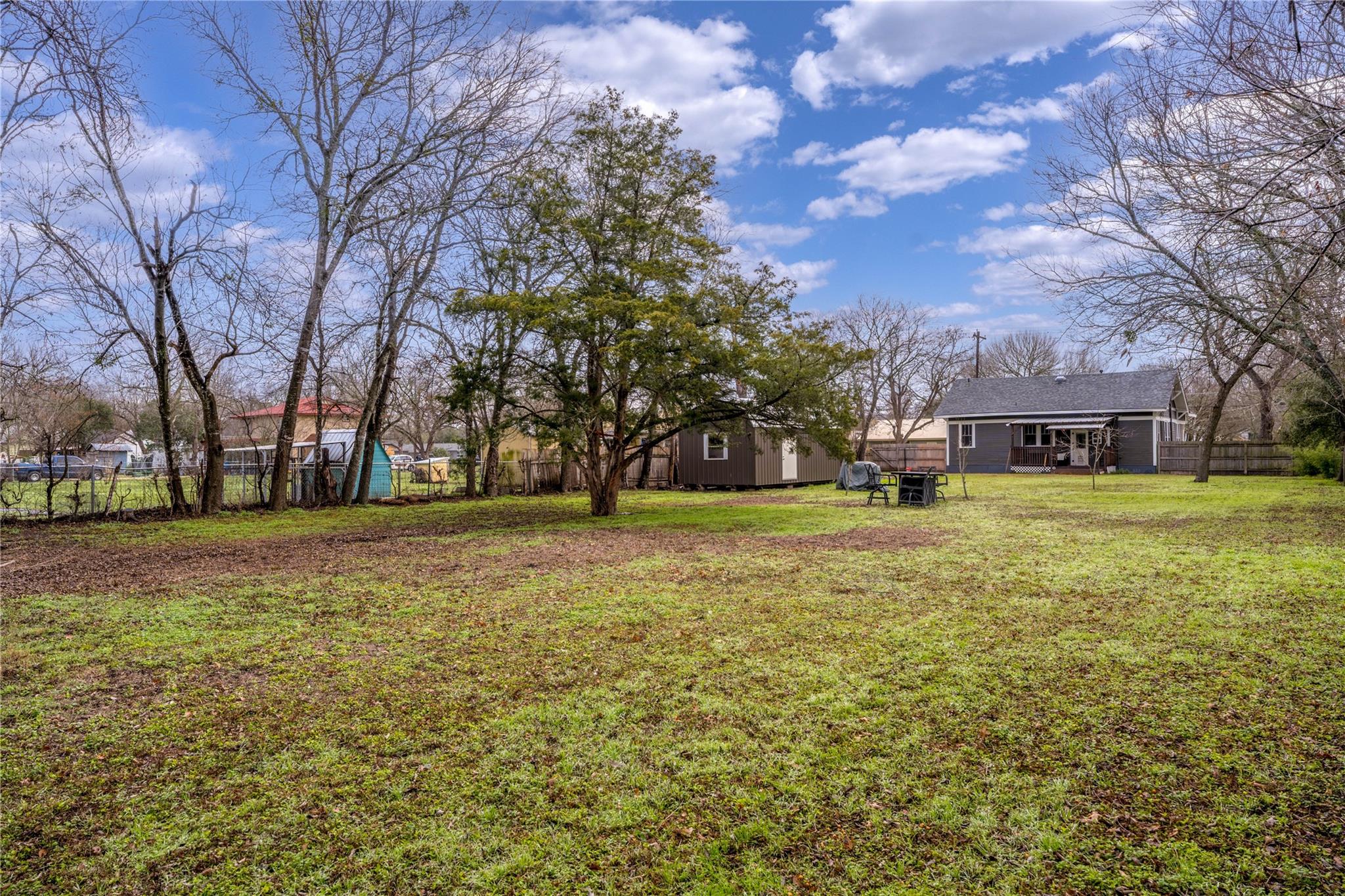 711 Bois Darc St, Lockhart, TX 78644