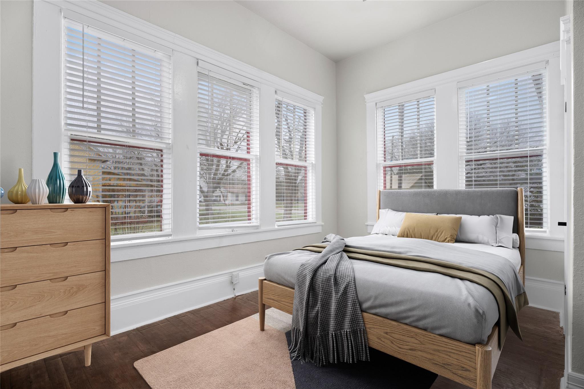 711 Bois Darc St, Lockhart, TX 78644