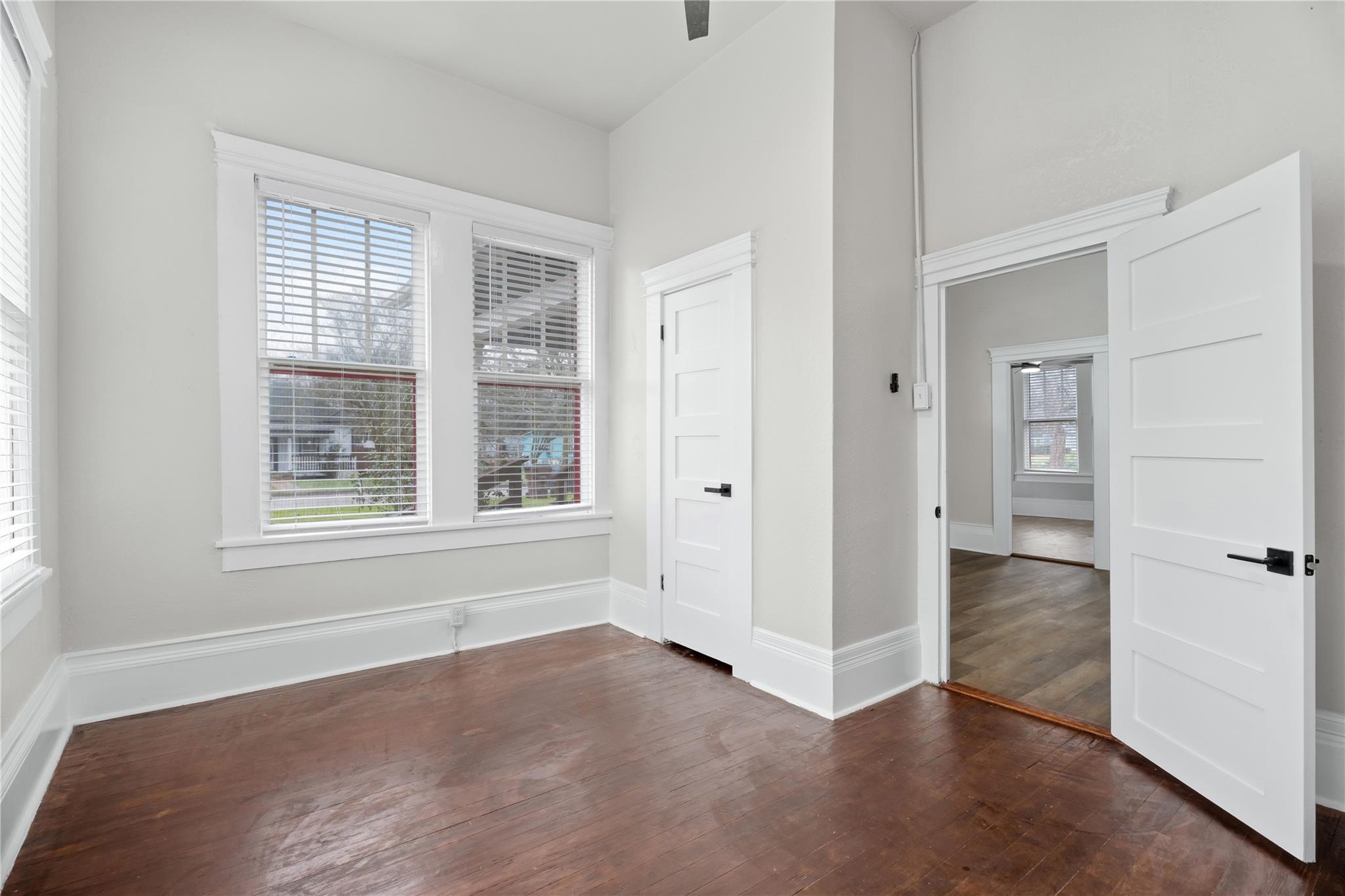 711 Bois Darc St, Lockhart, TX 78644