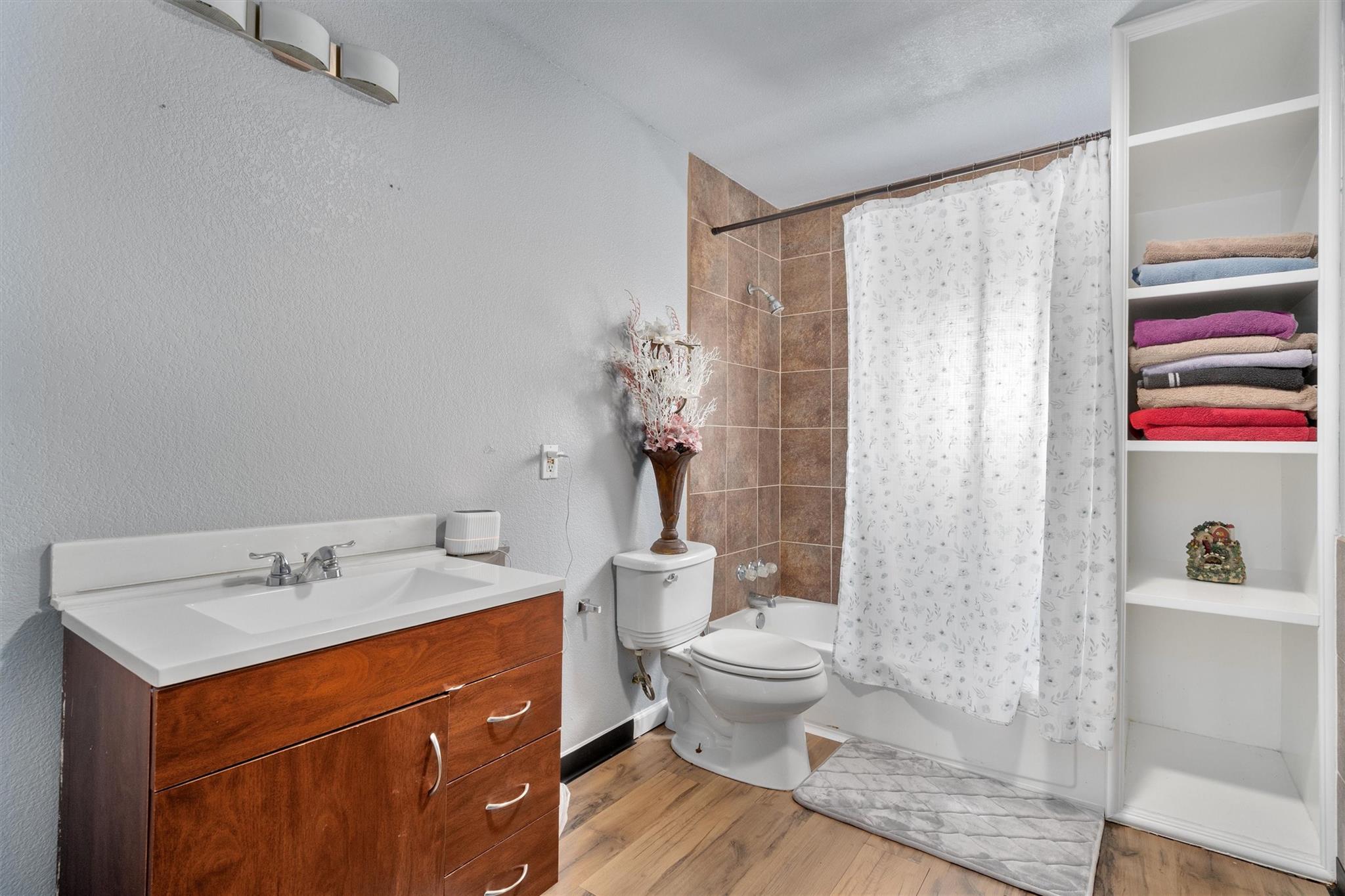 2203 Windy Hill Rd, Kyle, TX 78640