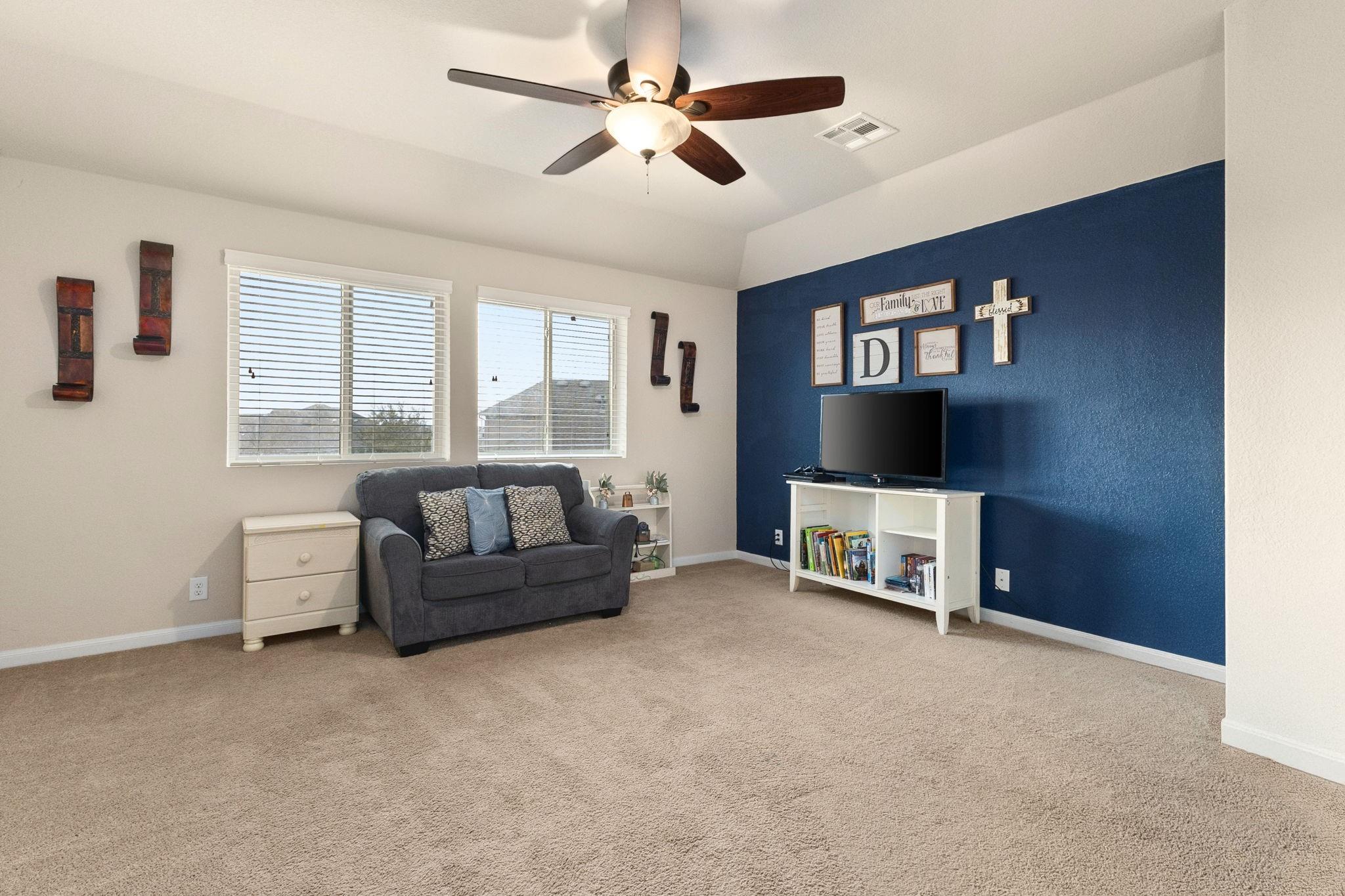 612 Ridgemeadow Dr, New Braunfels, TX 78130