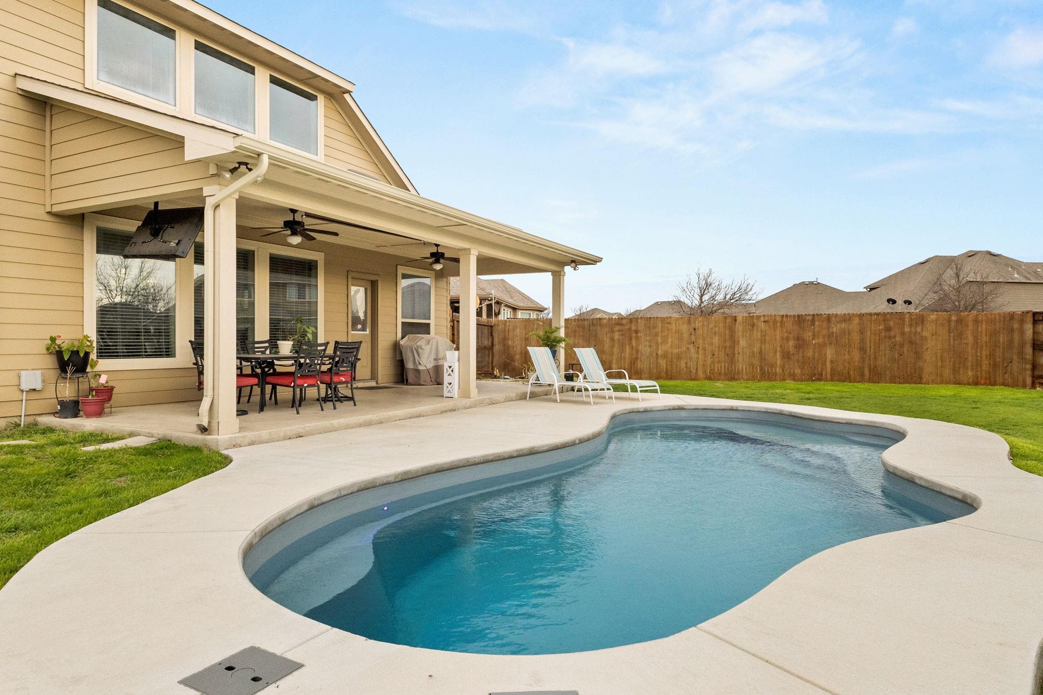 612 Ridgemeadow Dr, New Braunfels, TX 78130