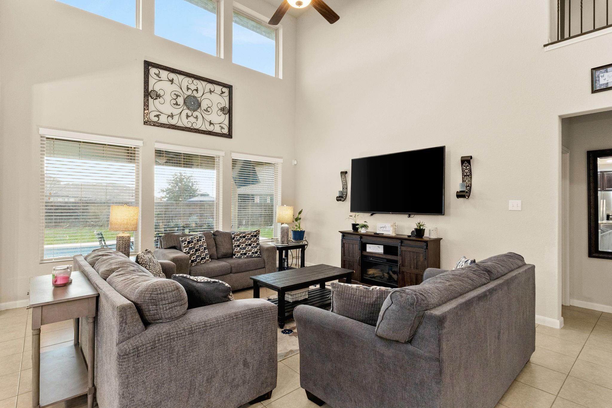 612 Ridgemeadow Dr, New Braunfels, TX 78130