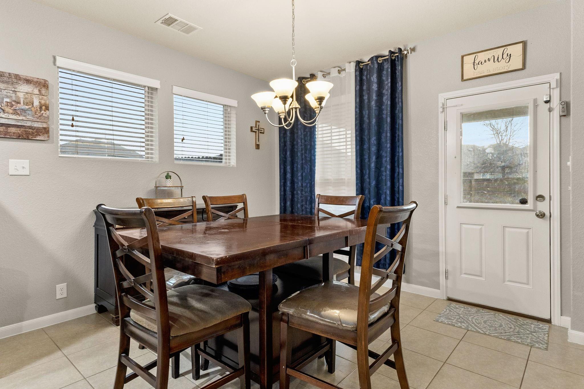 612 Ridgemeadow Dr, New Braunfels, TX 78130