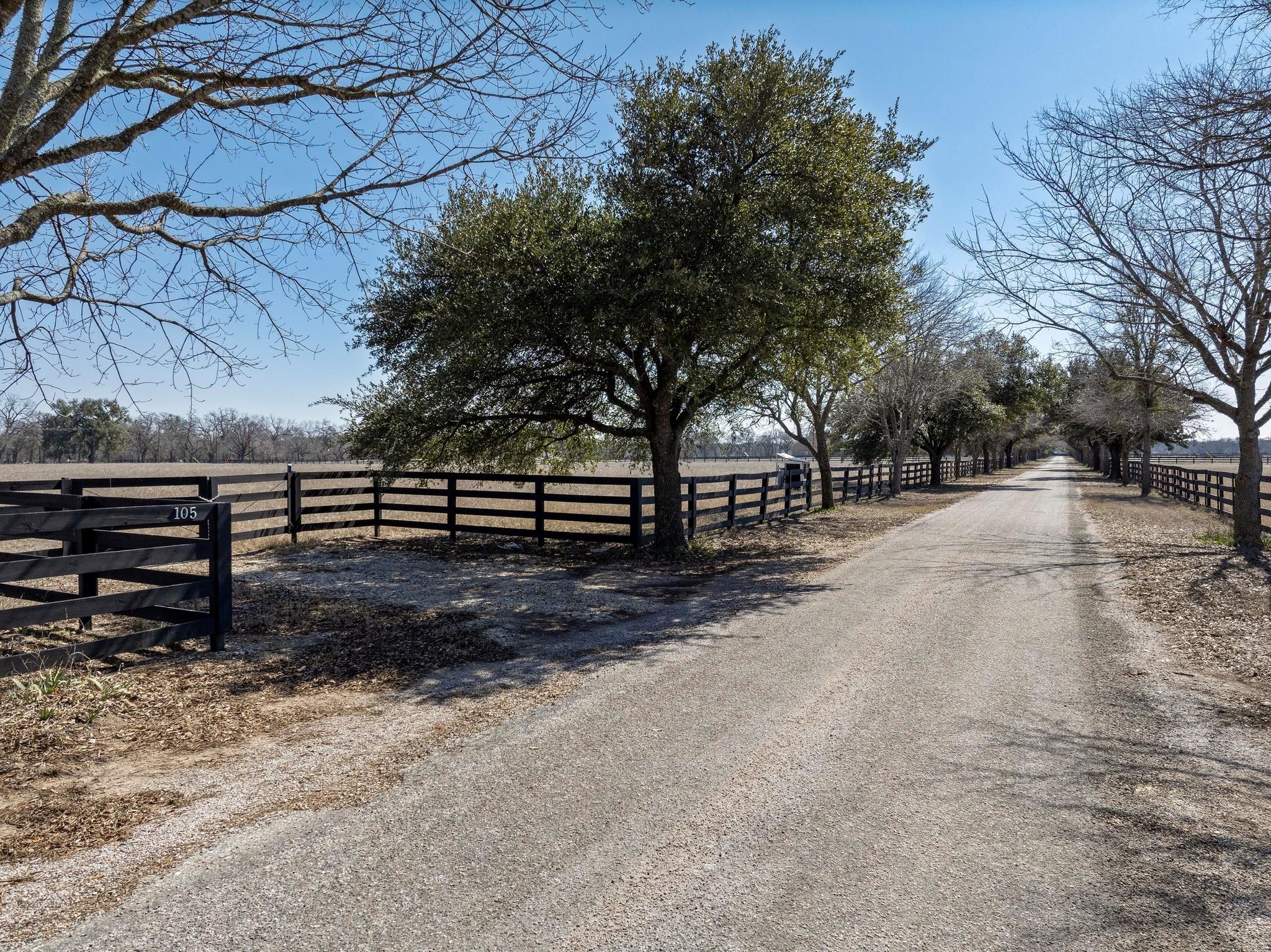 105 River Valley Dr, Georgetown, TX 78626