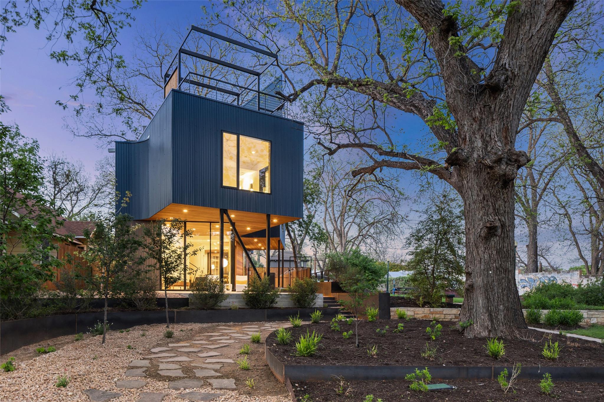 2218 Haskell St, Austin, TX 78702