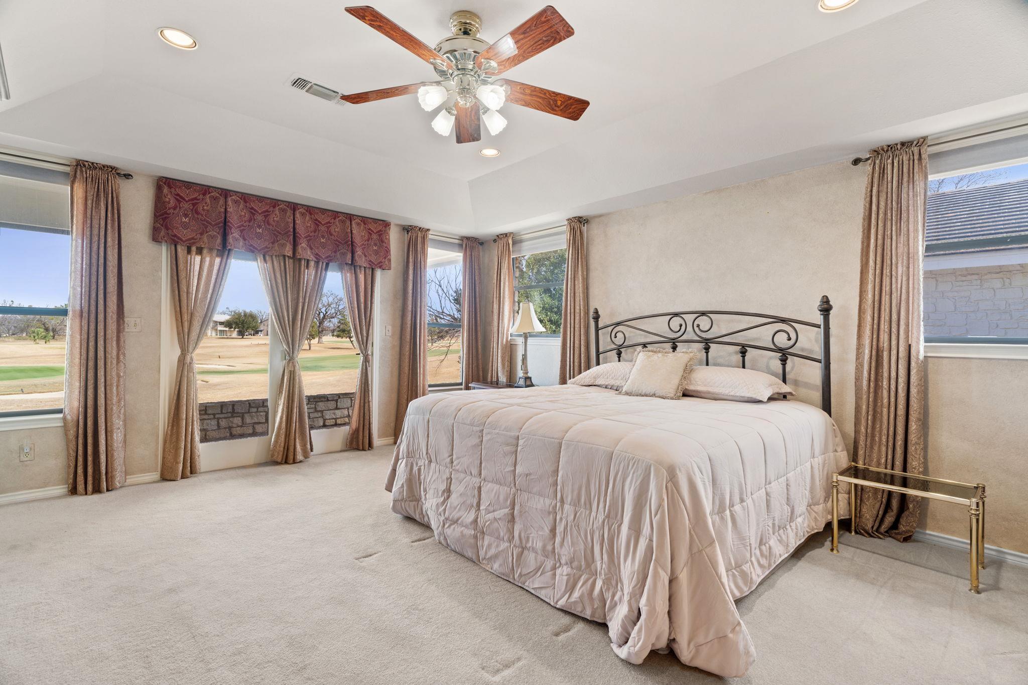 1306 Far West Rd, Horseshoe Bay, TX 78657