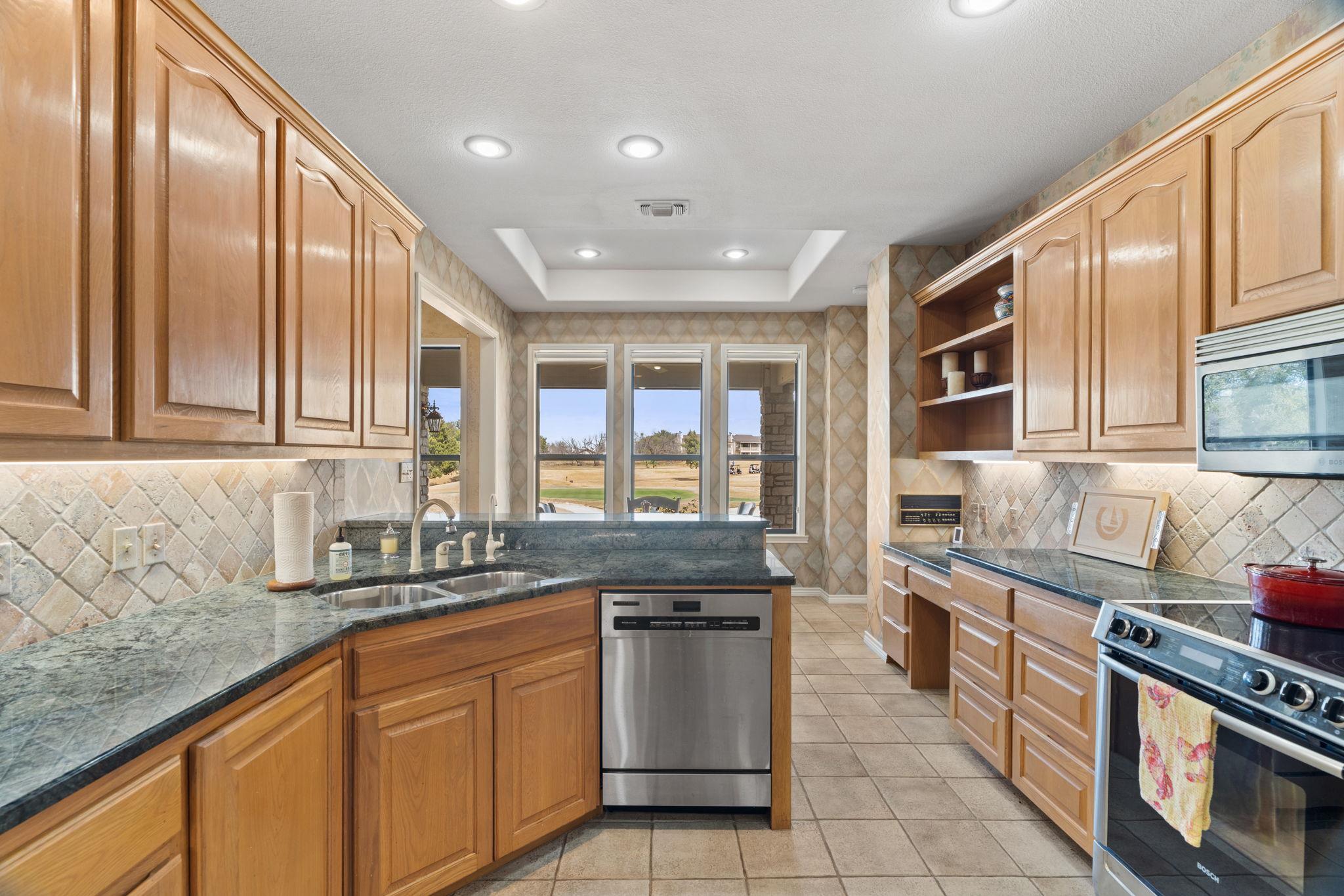 1306 Far West Rd, Horseshoe Bay, TX 78657