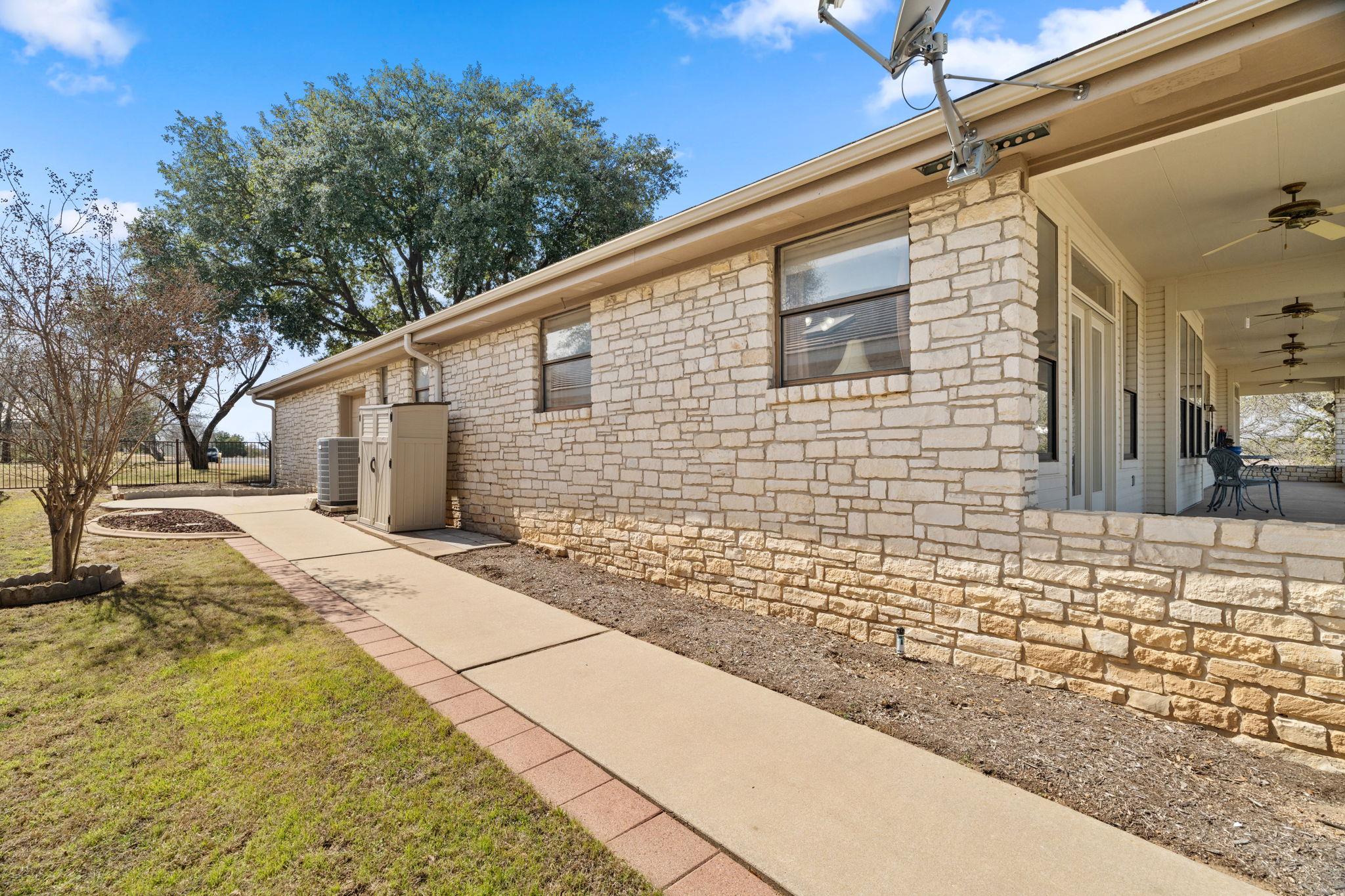 1306 Far West Rd, Horseshoe Bay, TX 78657