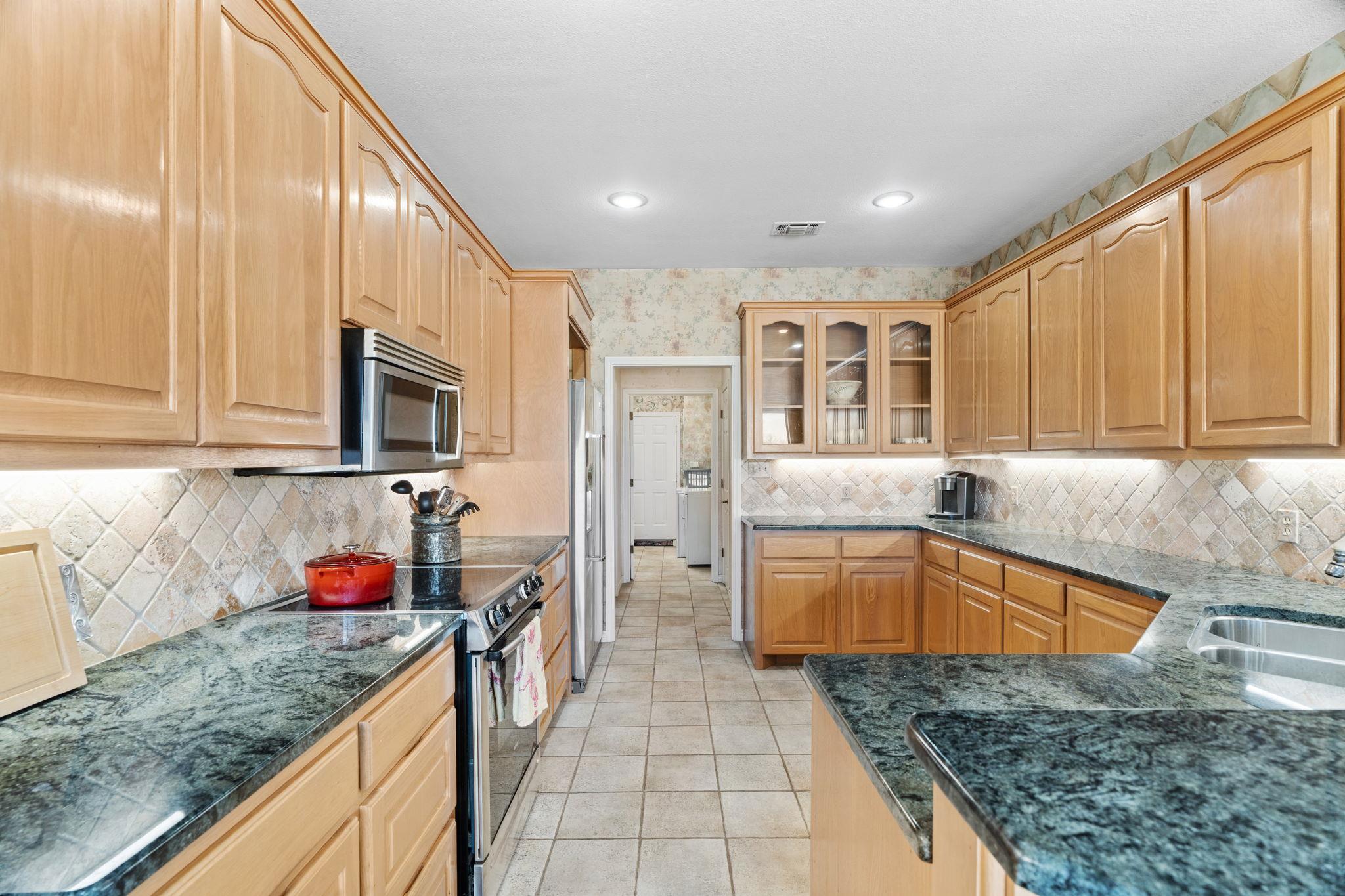 1306 Far West Rd, Horseshoe Bay, TX 78657
