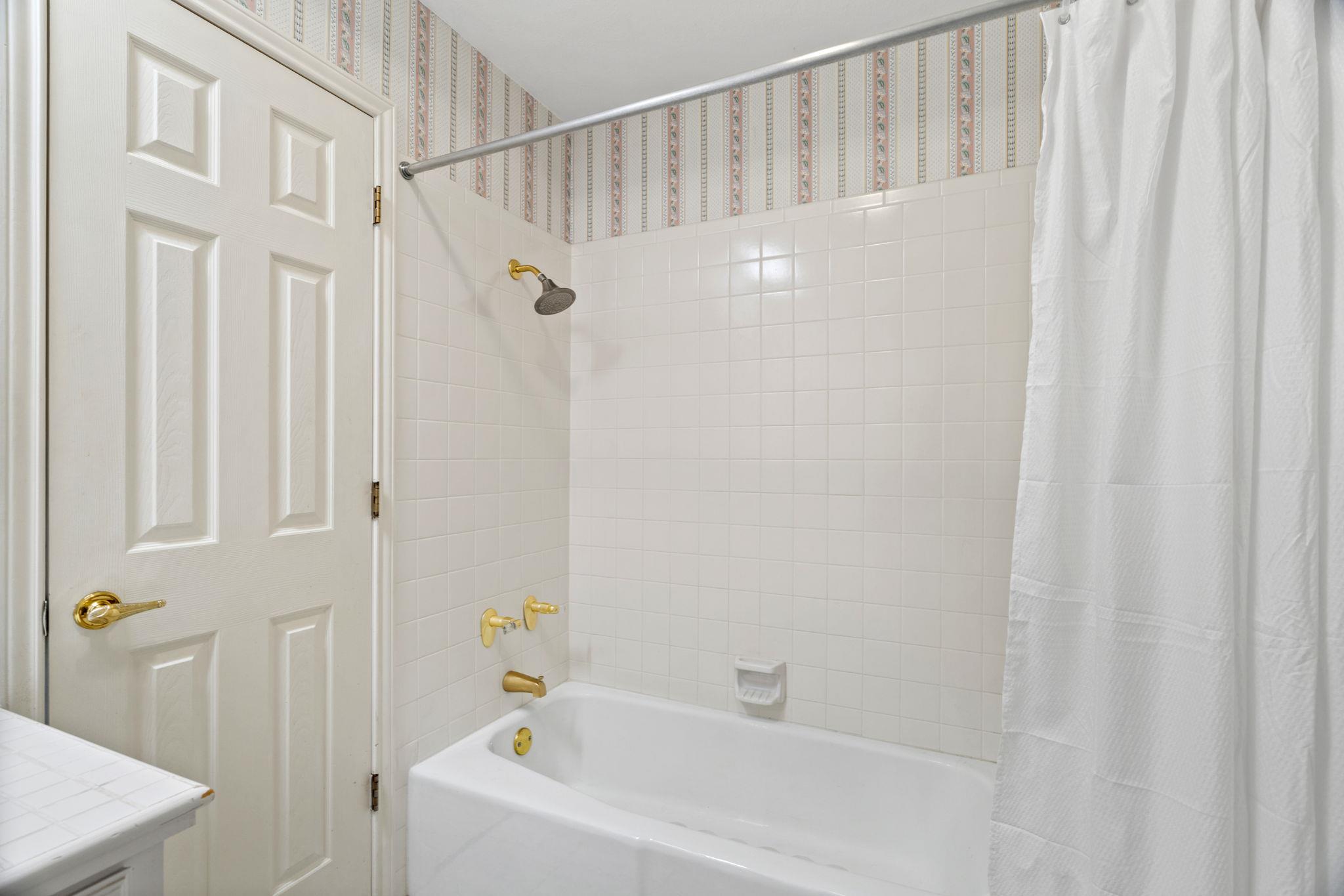 1306 Far West Rd, Horseshoe Bay, TX 78657