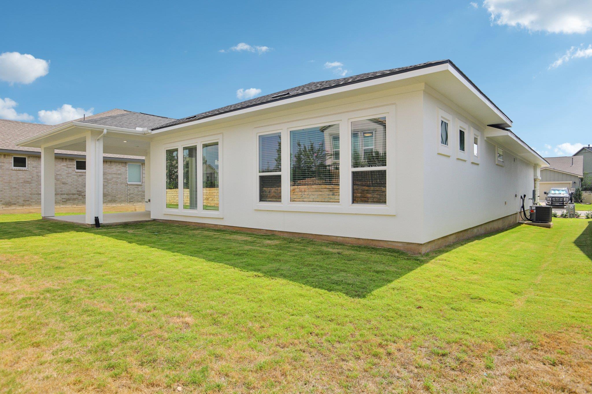 1520 Dancing Oak Ln, San Marcos, TX 78666