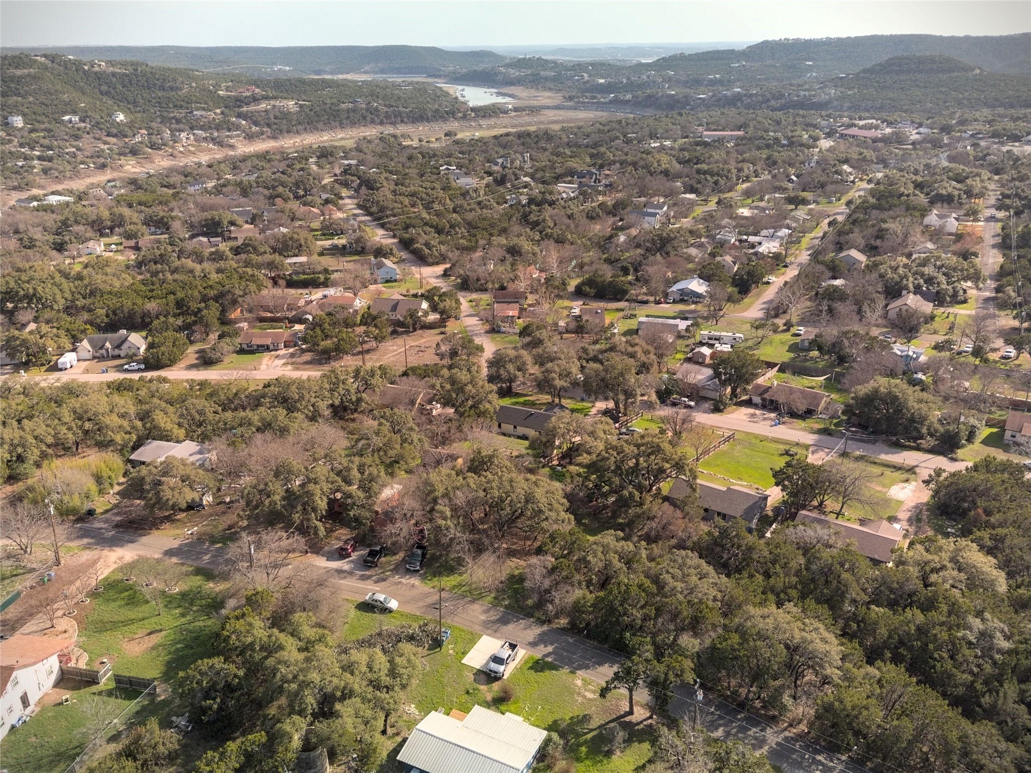 18501 E Lakeview Dr, Jonestown, TX 78645