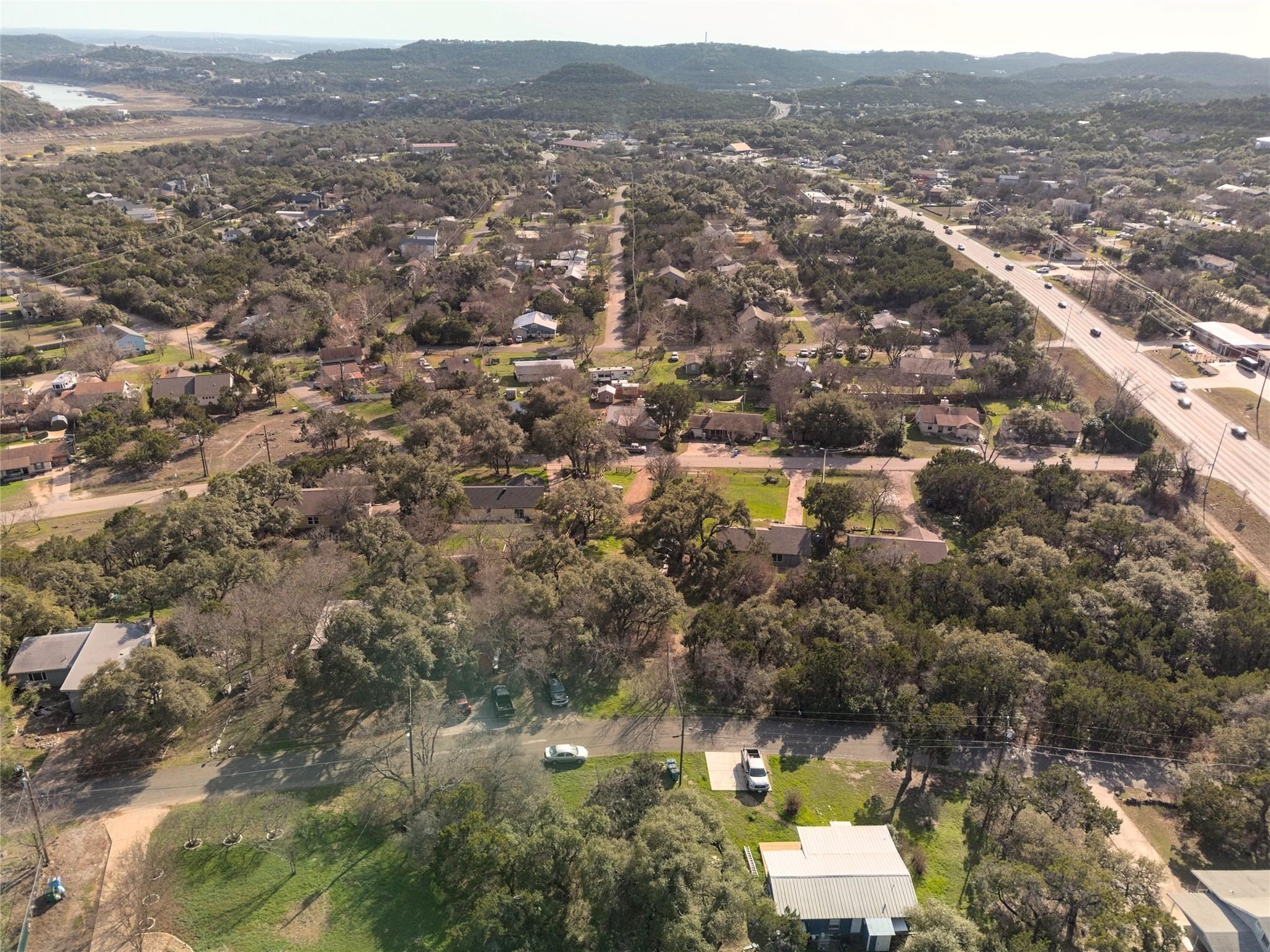 18501 E Lakeview Dr, Jonestown, TX 78645