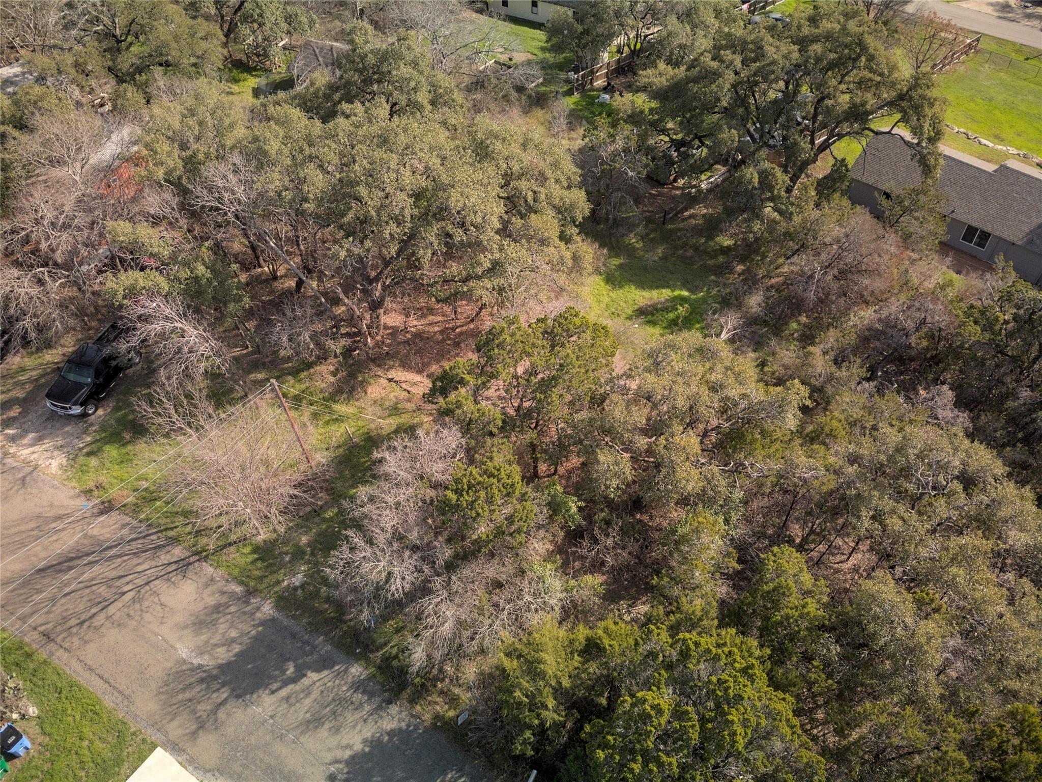 18501 E Lakeview Dr, Jonestown, TX 78645