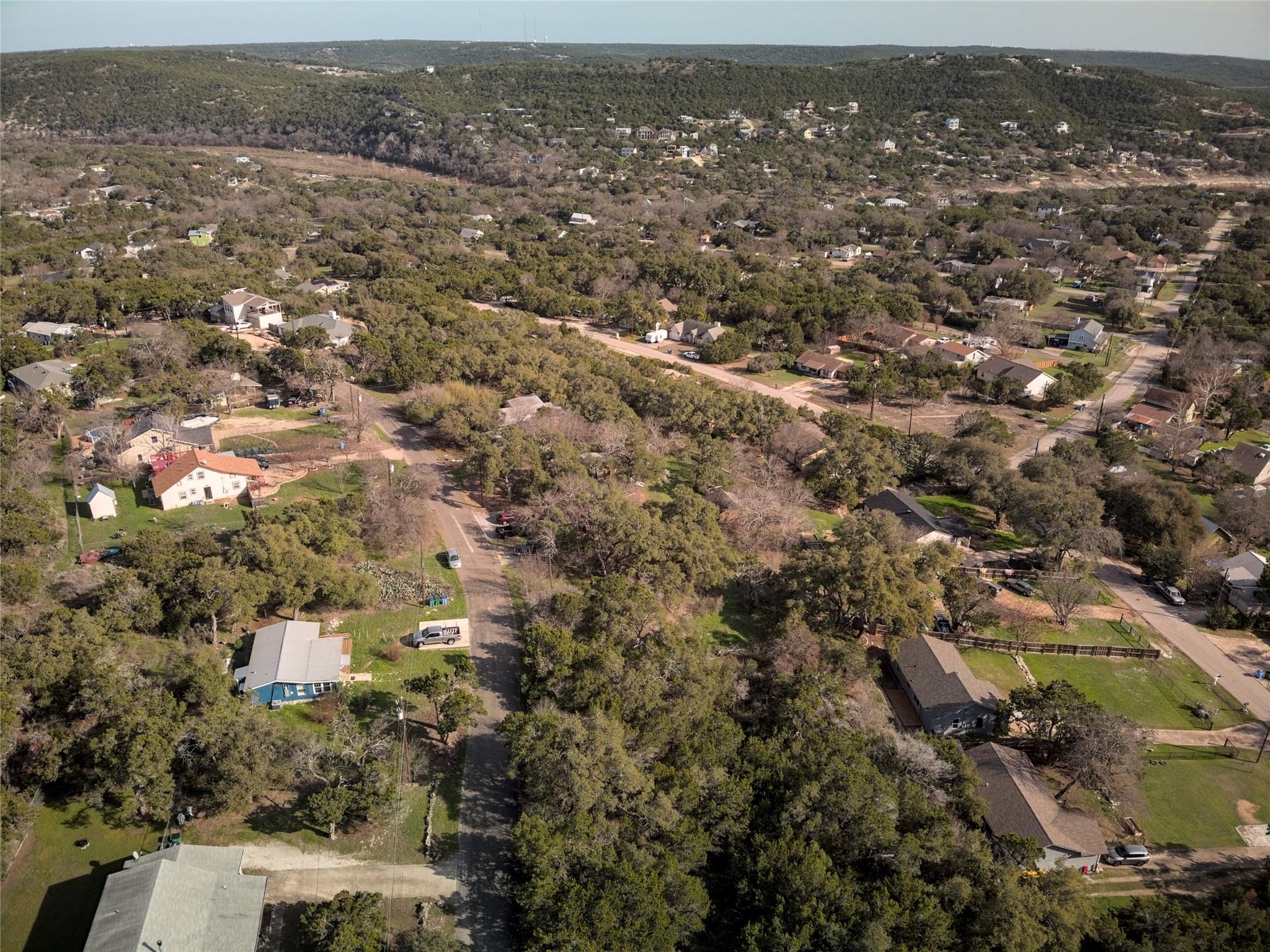 18501 E Lakeview Dr, Jonestown, TX 78645