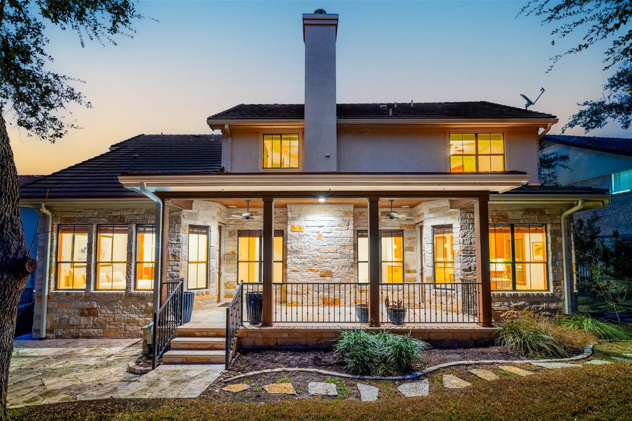 41 Tiburon Dr, The Hills, TX 78738