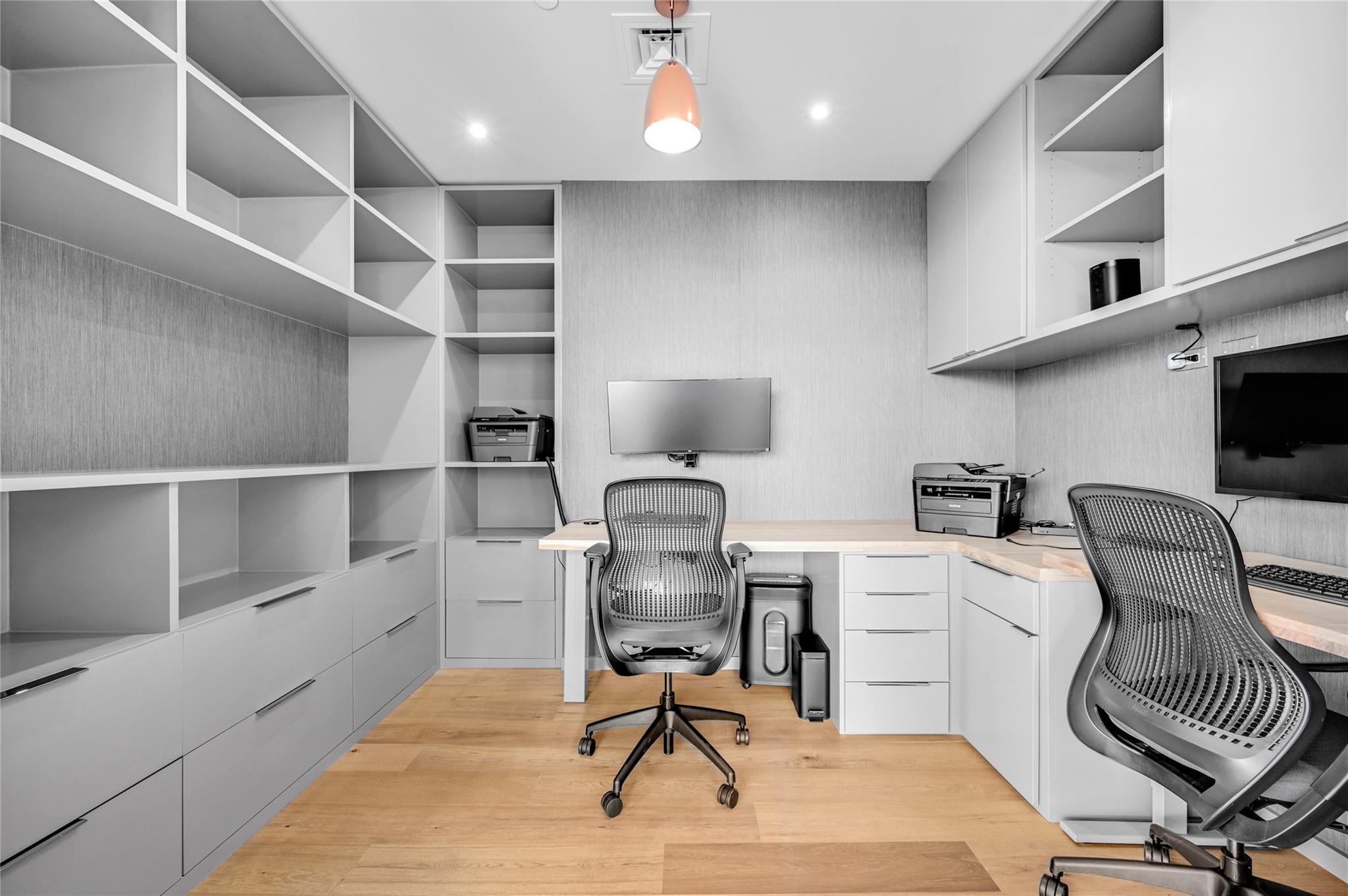 200 Congress Ave # 32SE, Austin, TX 78701