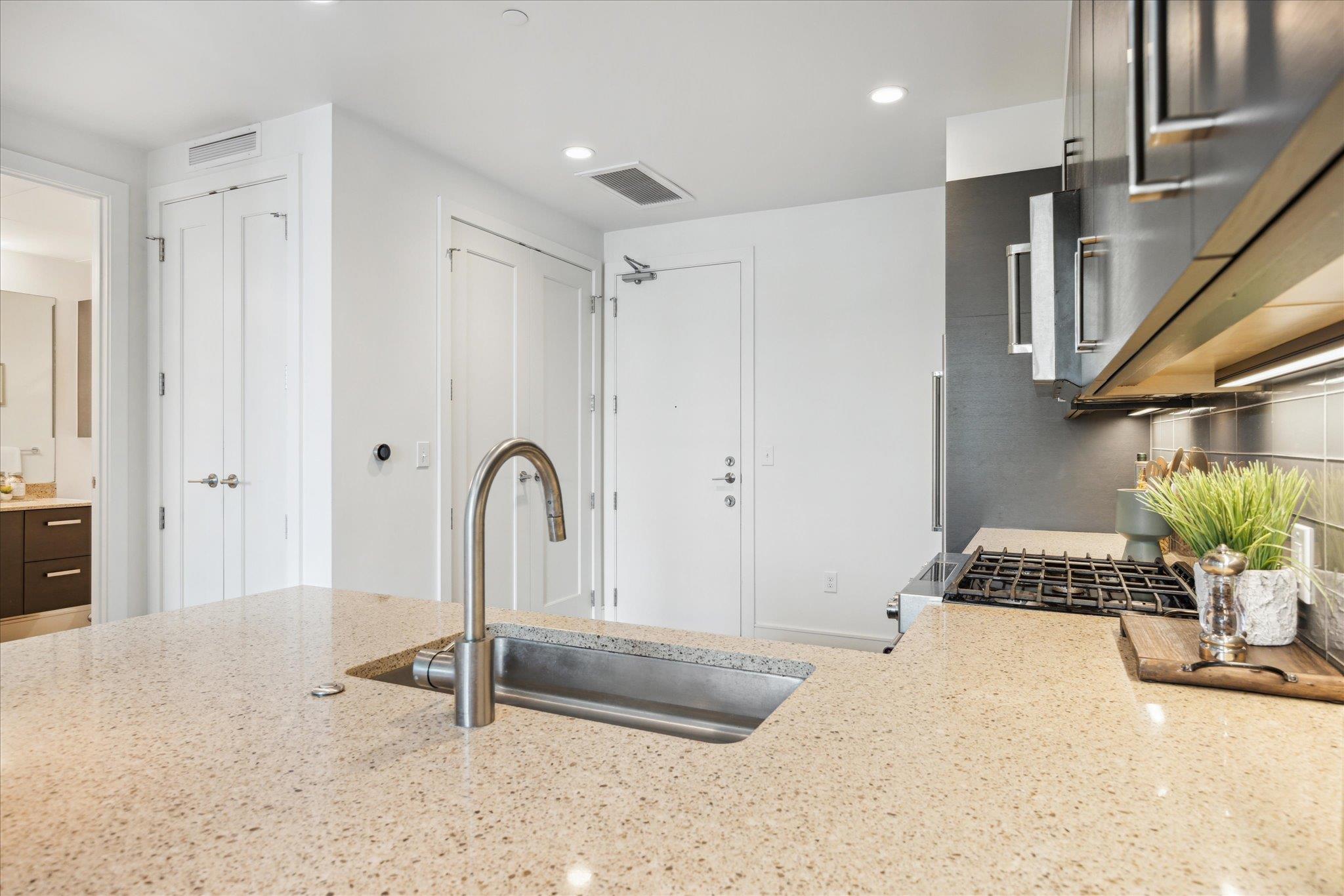222 West Ave # 2403, Austin, TX 78701