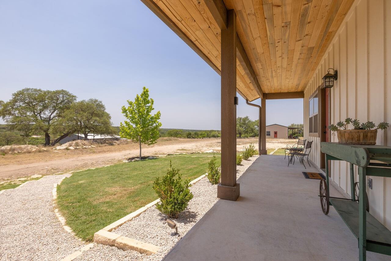 25404 Hamilton Pool Rd, Round Mountain, TX 78663