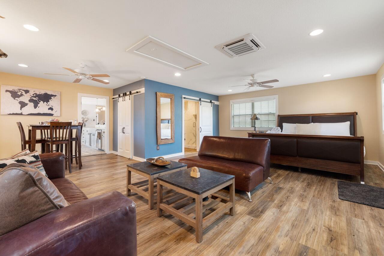 25404 Hamilton Pool Rd, Round Mountain, TX 78663