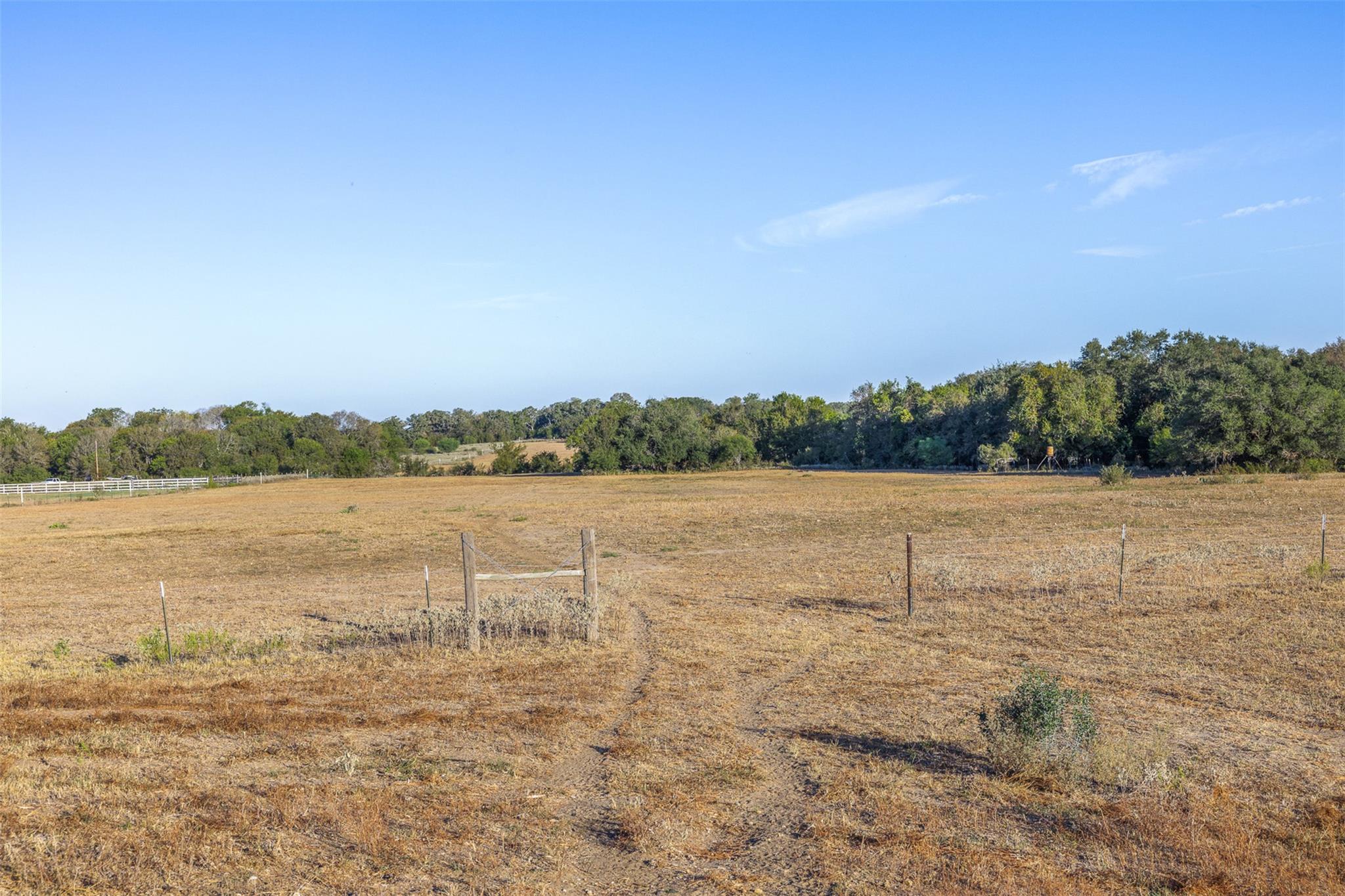 3270 Fm 671, Luling, TX 78648