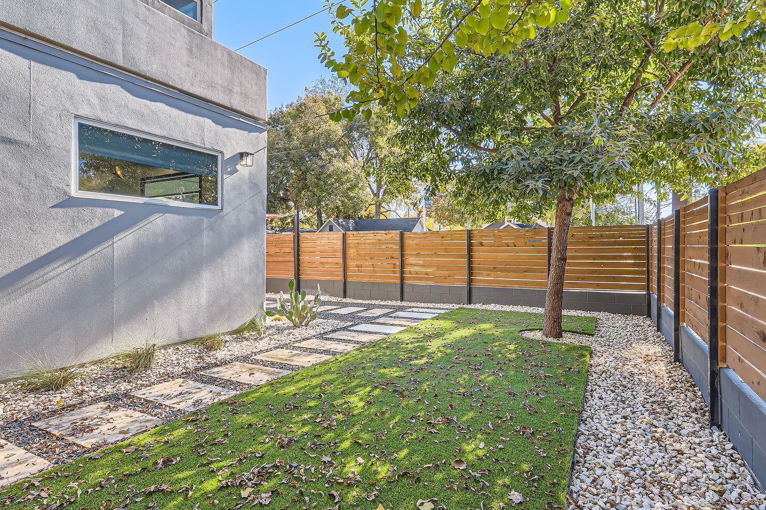 1600 Holly St, Austin, TX 78702