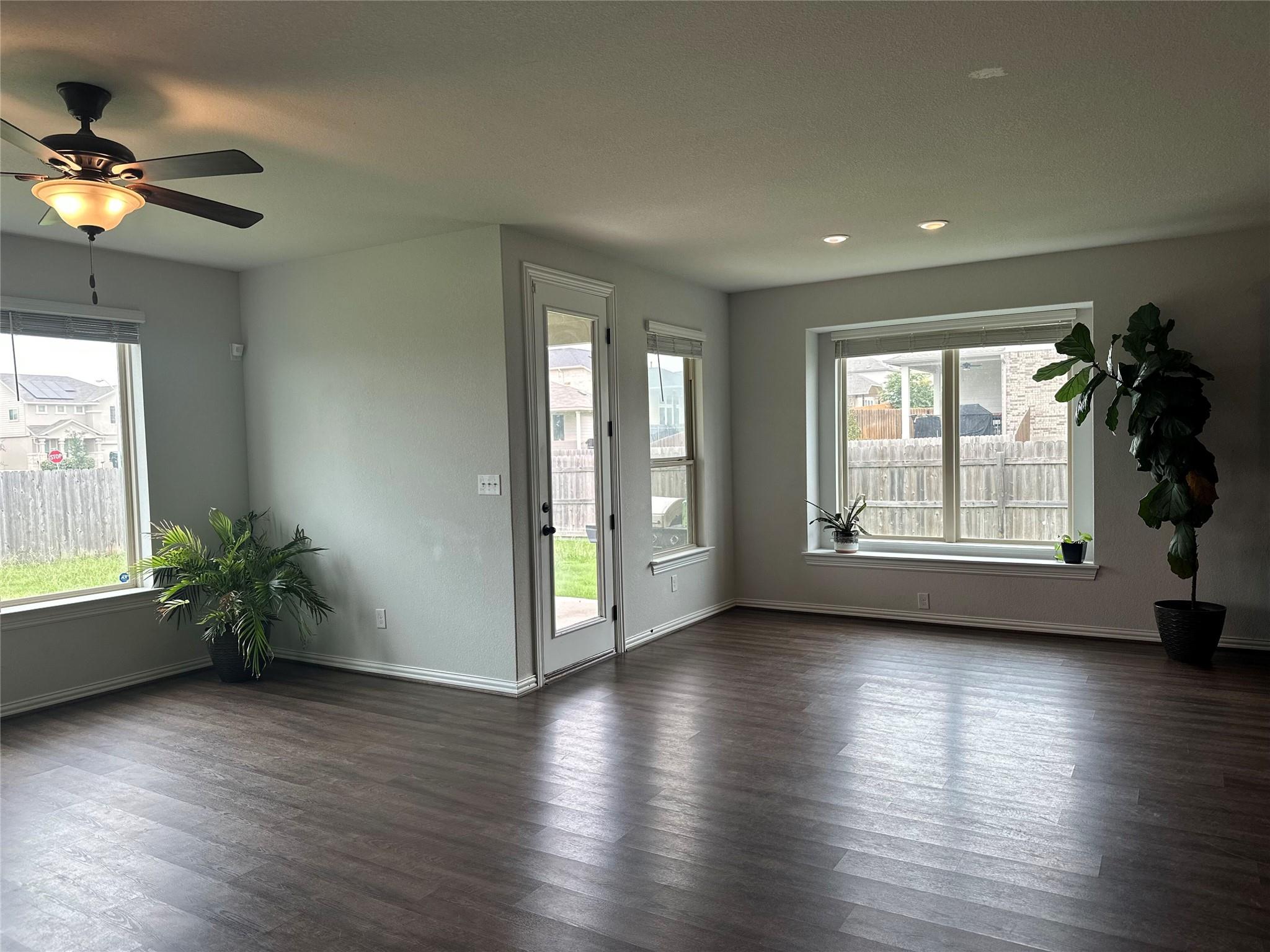5864 Bianca Dr, Round Rock, TX 78665