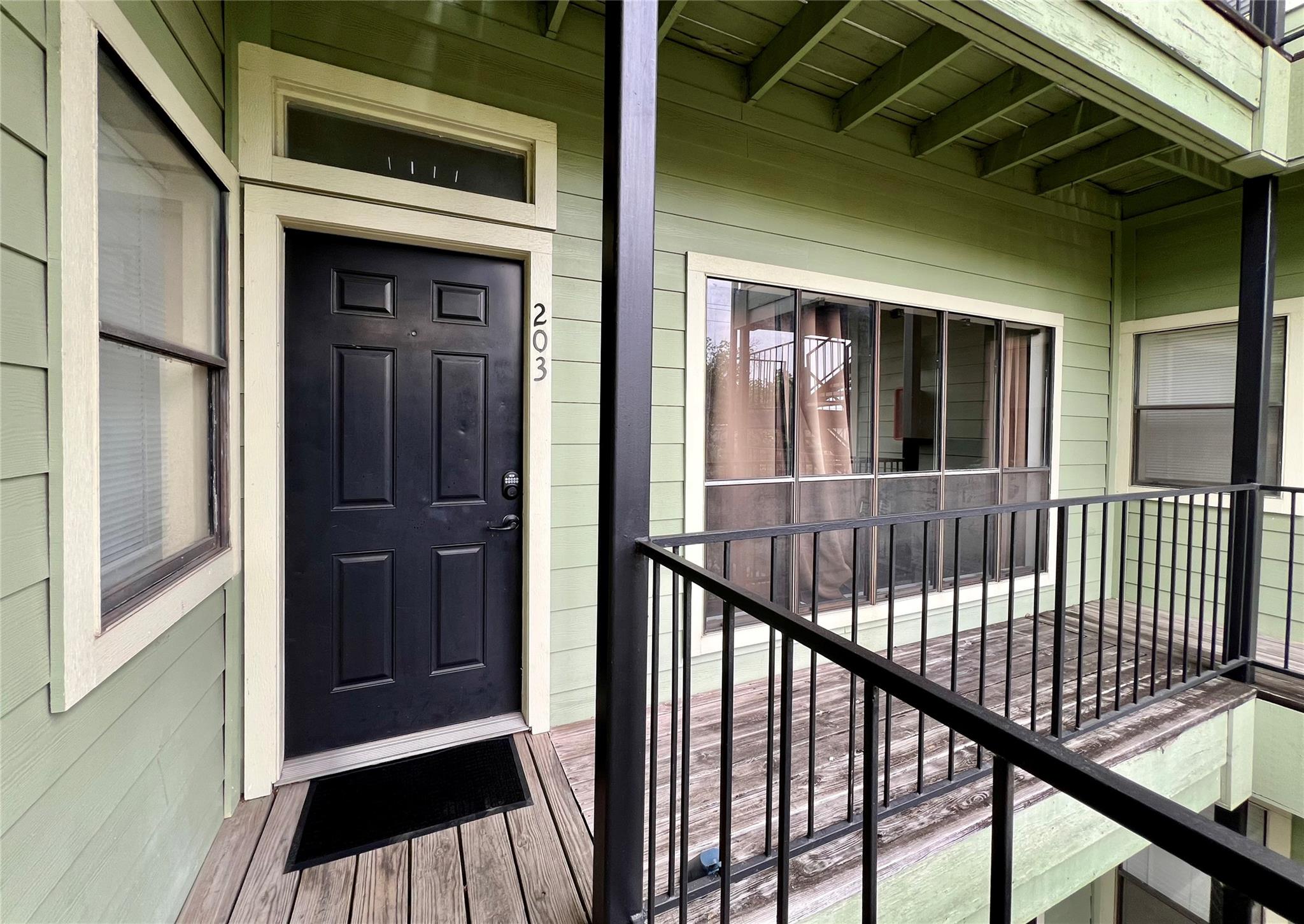 915 W 22nd 1/2 St # 203, Austin, TX 78705