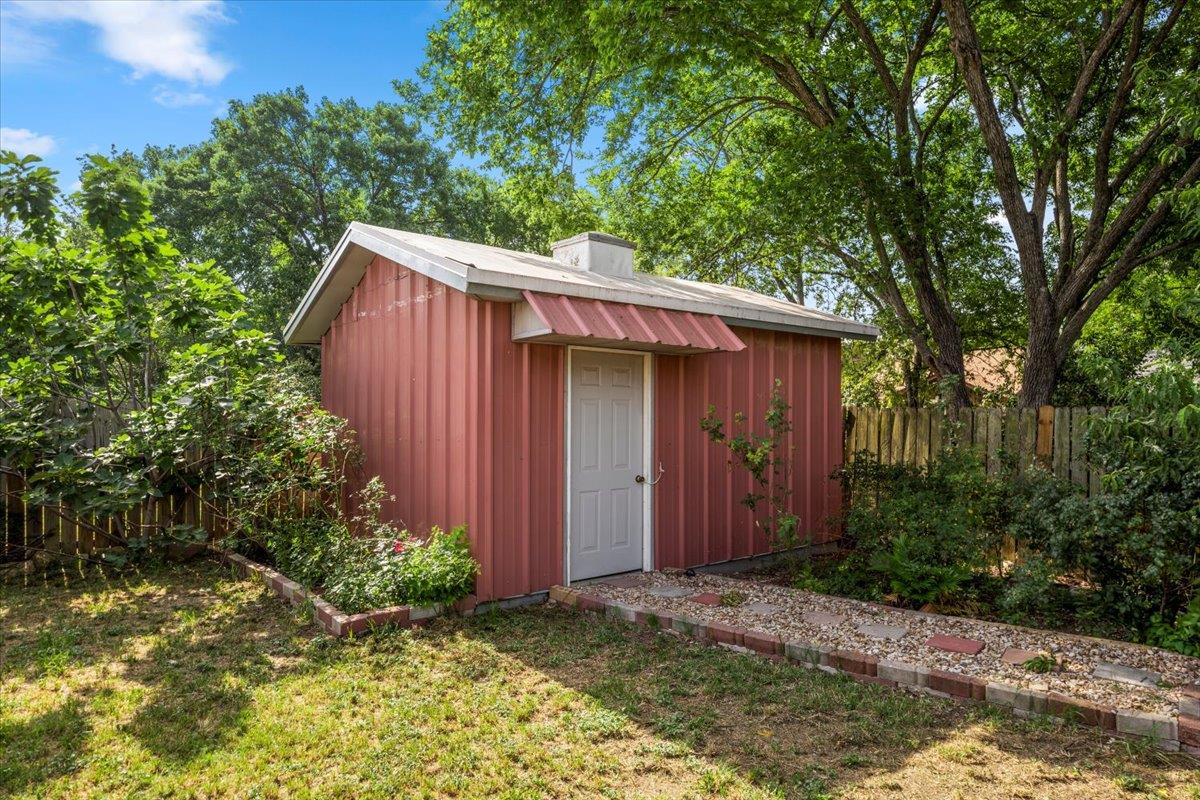 1307 Meadgreen Dr, Austin, TX 78758