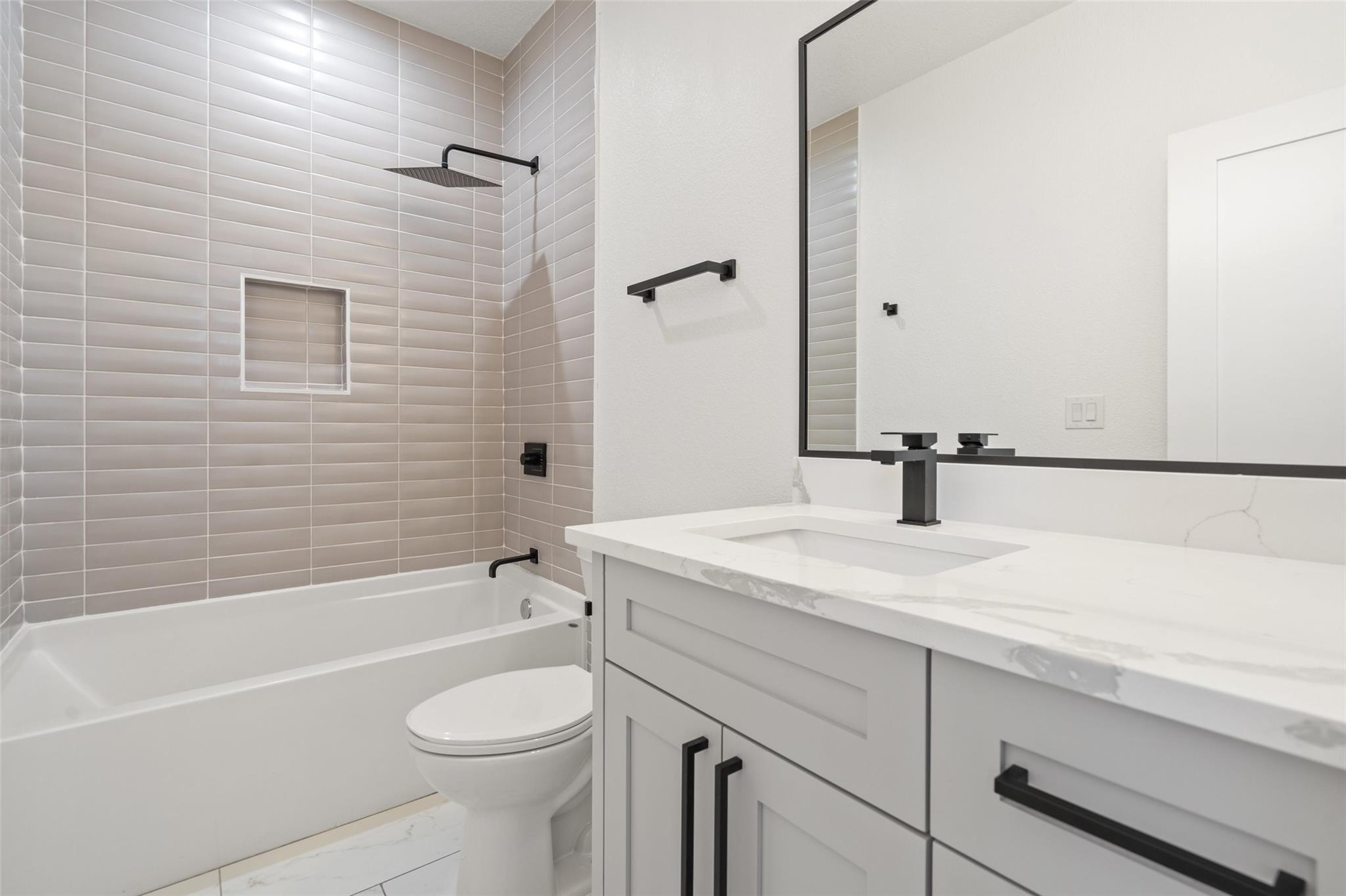 1212 Poquito St # 2, Austin, TX 78702